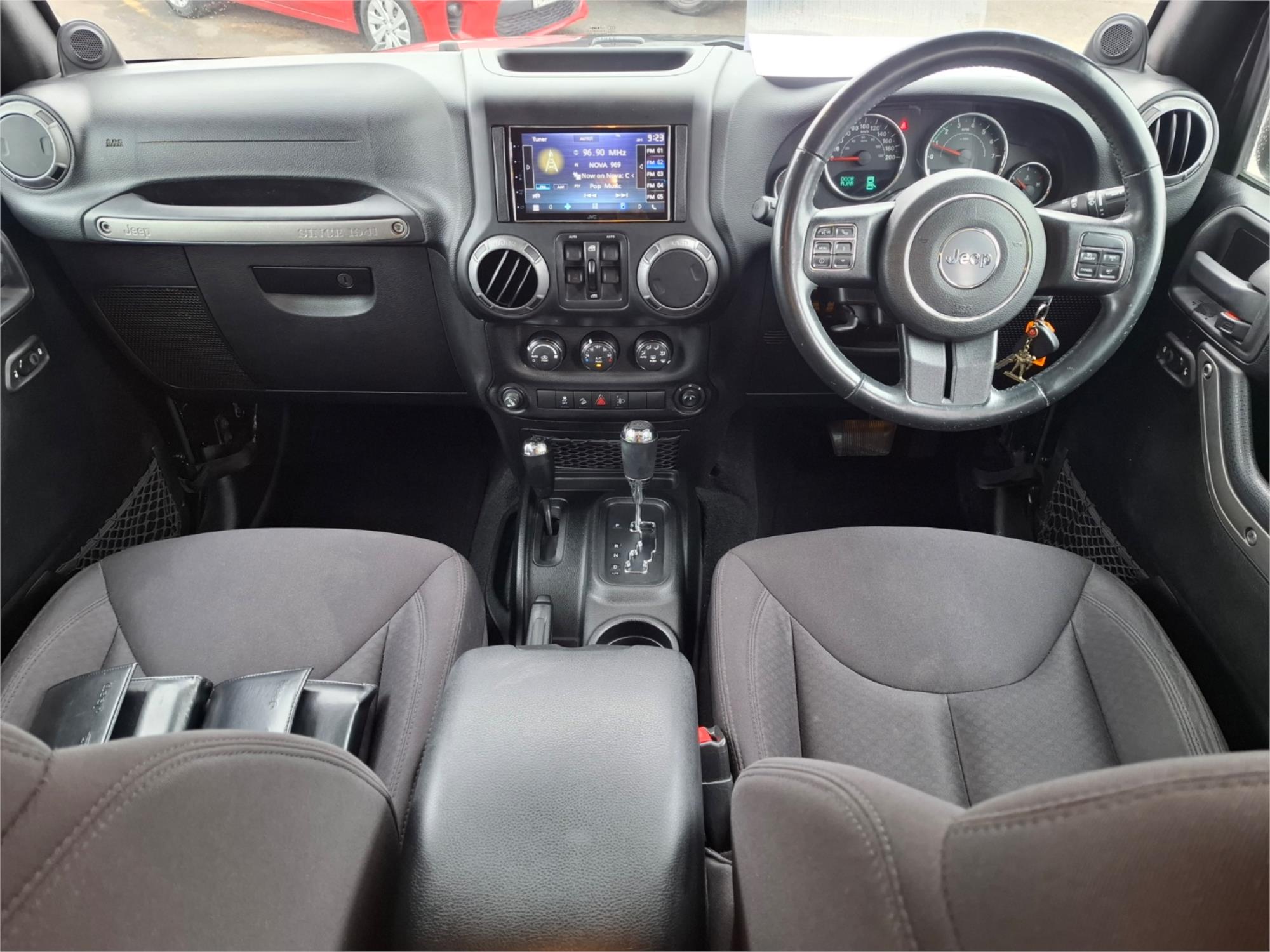 2014 JEEP WRANGLER JK MY14 UNLIMITED SPORT 5 SP AUTOMATIC (4X4) 2D SOFTTOP