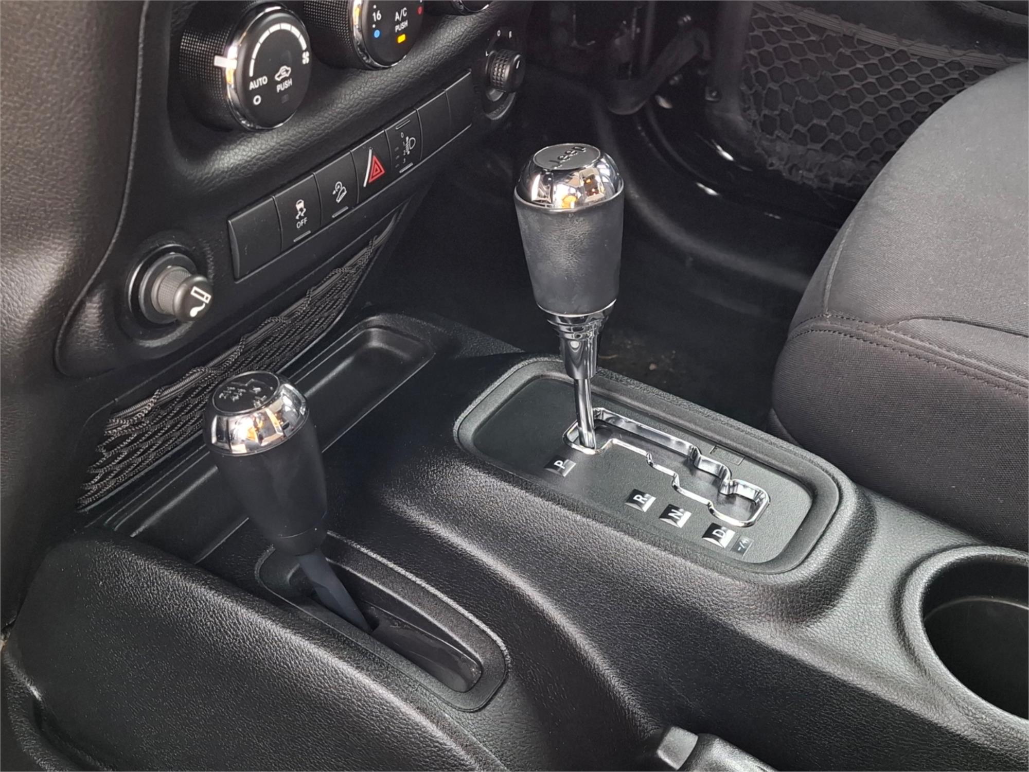 2014 JEEP WRANGLER JK MY14 UNLIMITED SPORT 5 SP AUTOMATIC (4X4) 2D SOFTTOP