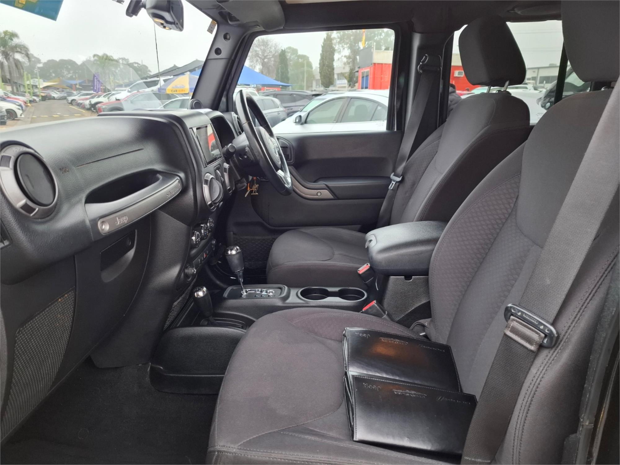 2014 JEEP WRANGLER JK MY14 UNLIMITED SPORT 5 SP AUTOMATIC (4X4) 2D SOFTTOP