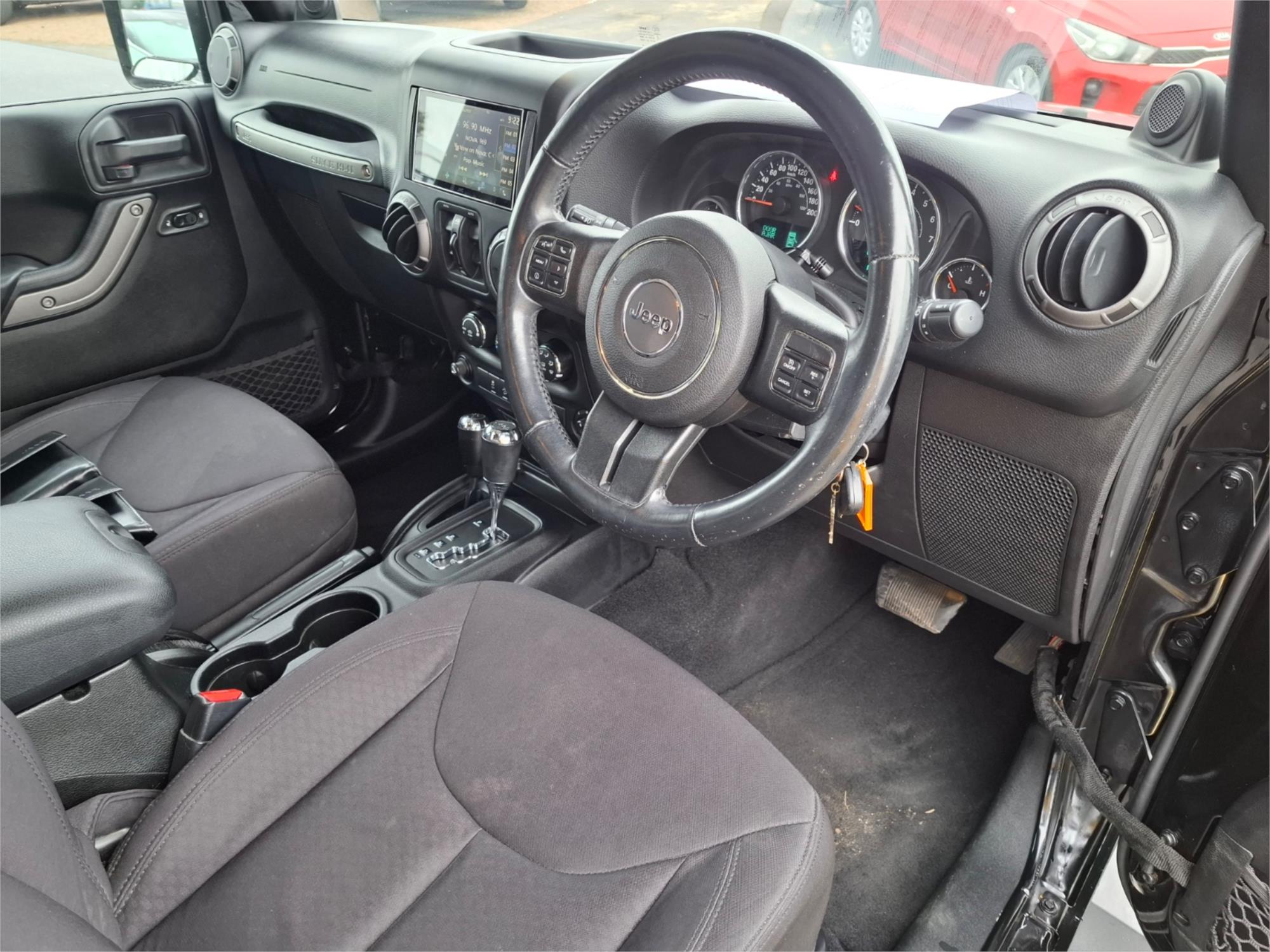 2014 JEEP WRANGLER JK MY14 UNLIMITED SPORT 5 SP AUTOMATIC (4X4) 2D SOFTTOP
