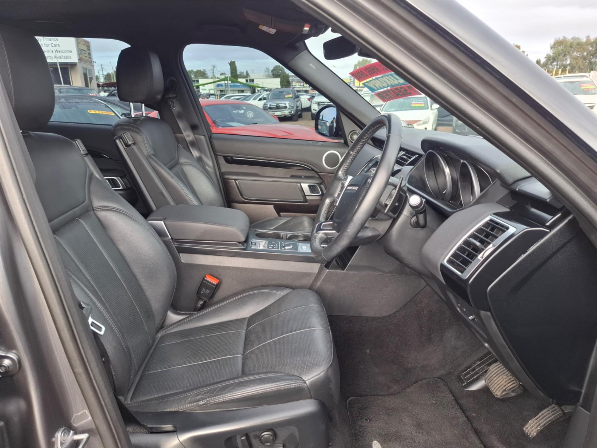 2017 LAND ROVER DISCOVERY MY17 TD6 SE 8 SP AUTOMATIC 4D WAGON