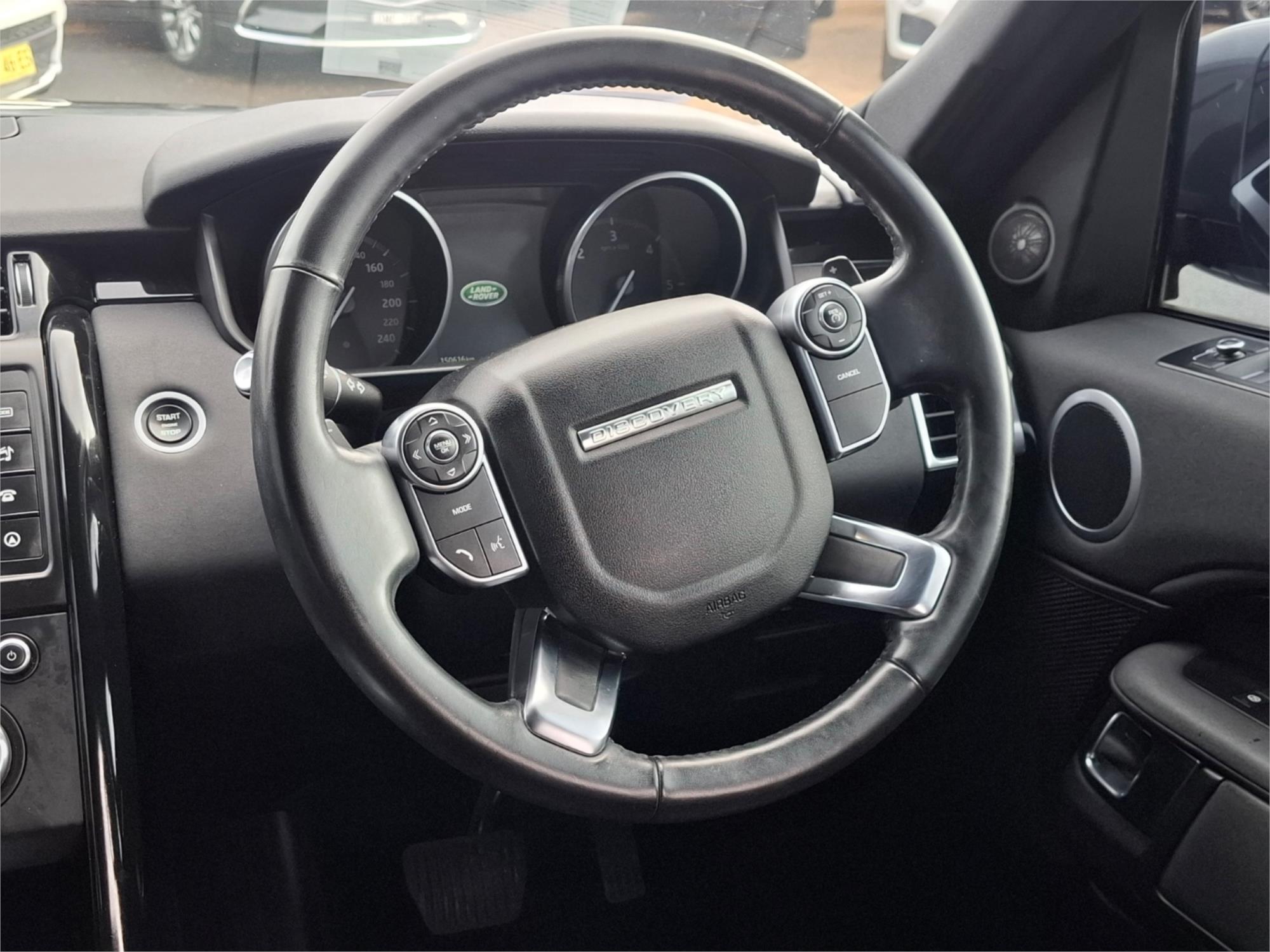 2017 LAND ROVER DISCOVERY MY17 TD6 SE 8 SP AUTOMATIC 4D WAGON