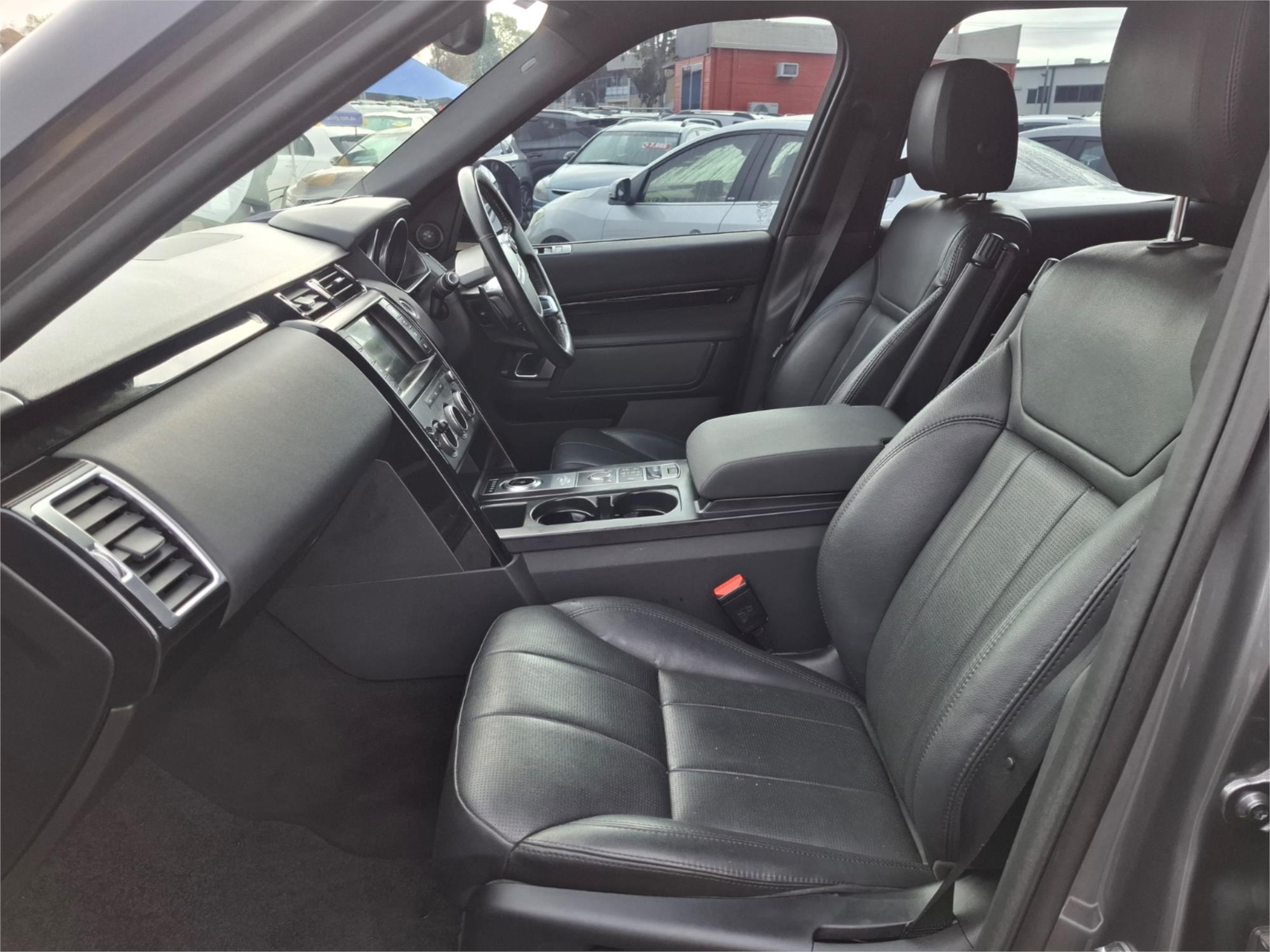 2017 LAND ROVER DISCOVERY MY17 TD6 SE 8 SP AUTOMATIC 4D WAGON