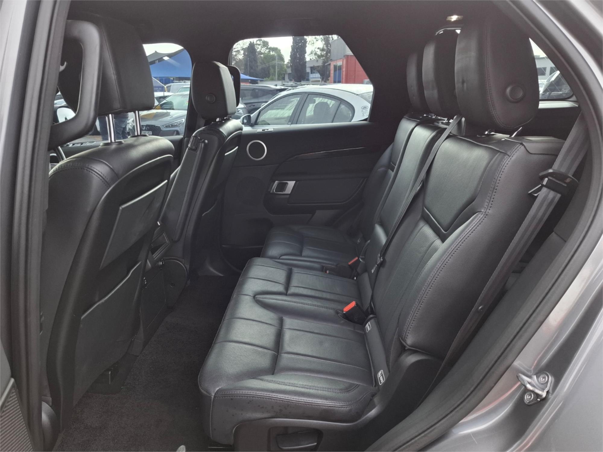2017 LAND ROVER DISCOVERY MY17 TD6 SE 8 SP AUTOMATIC 4D WAGON