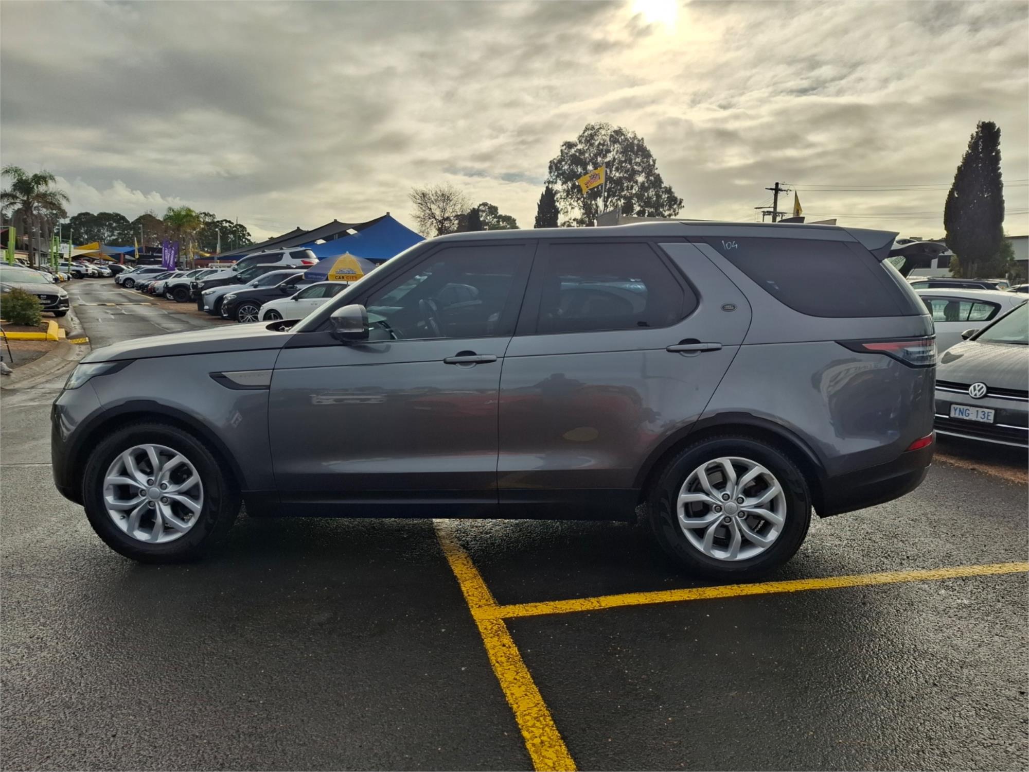 2017 LAND ROVER DISCOVERY MY17 TD6 SE 8 SP AUTOMATIC 4D WAGON
