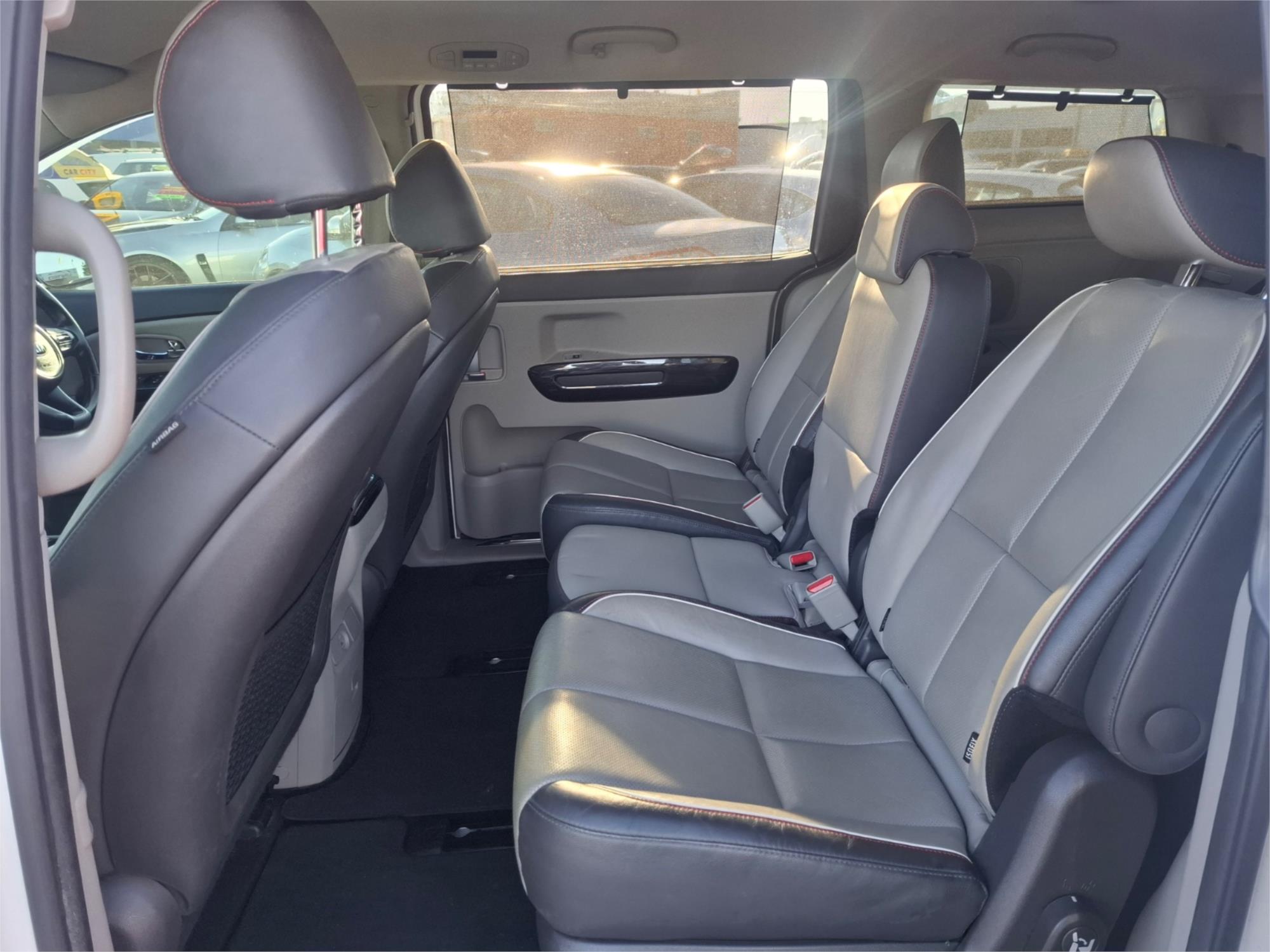 2017 KIA CARNIVAL YP MY17 PLATINUM 6 SP AUTOMATIC 4D WAGON
