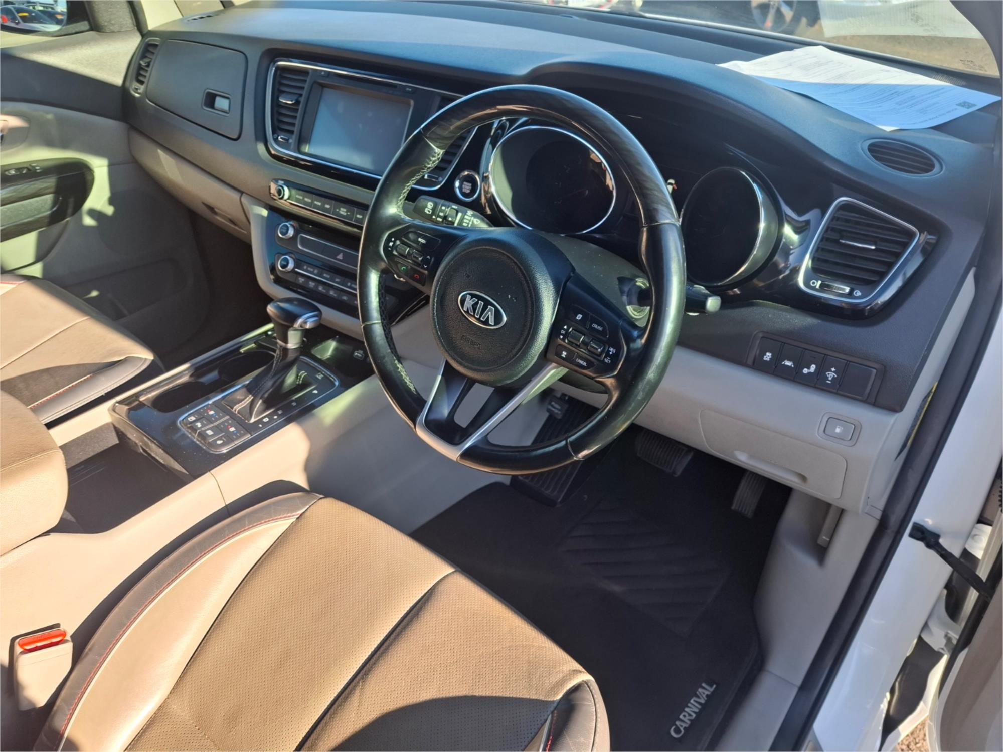2017 KIA CARNIVAL YP MY17 PLATINUM 6 SP AUTOMATIC 4D WAGON