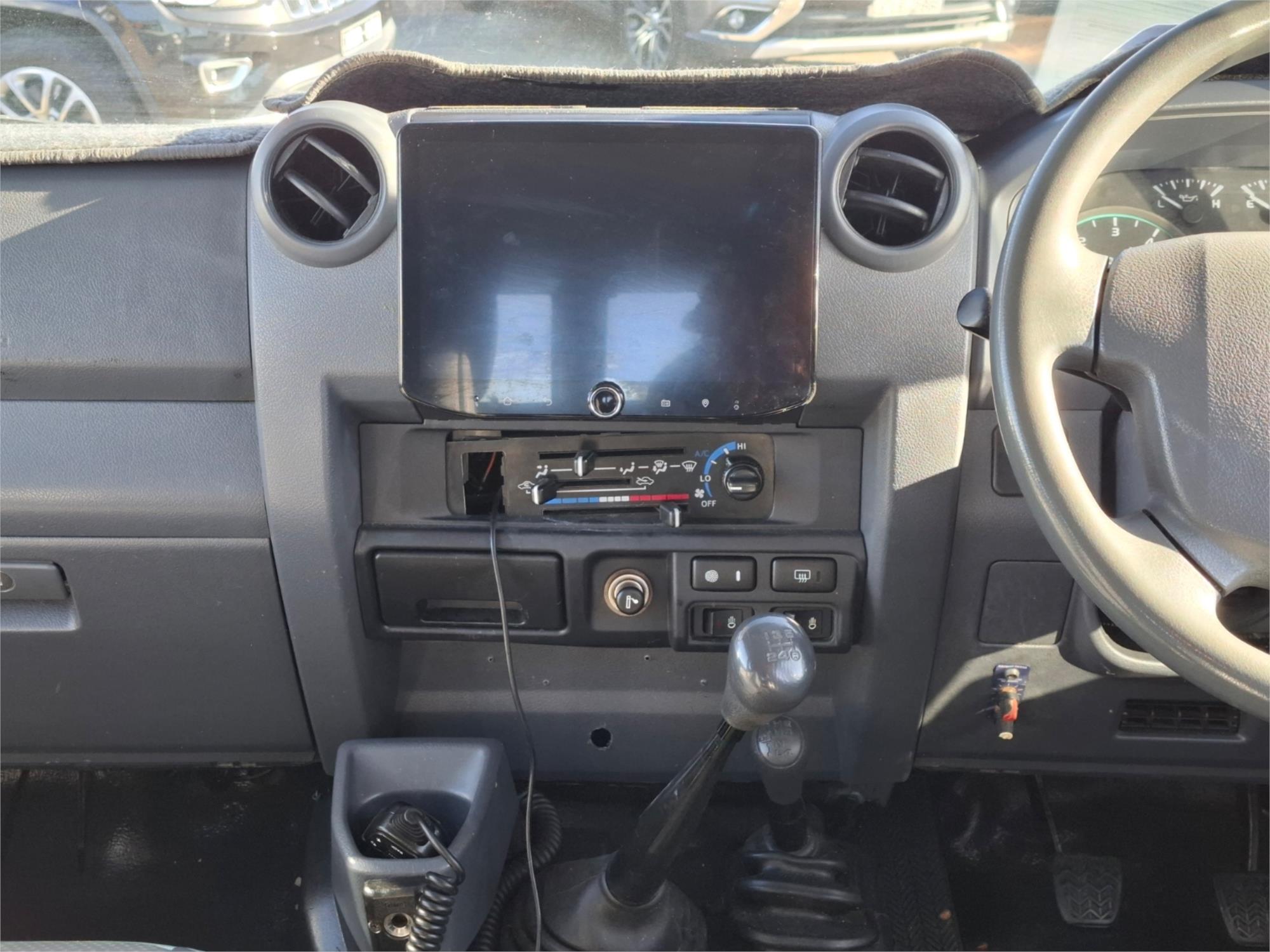 2012 TOYOTA LANDCRUISER VDJ76R 09 UPGRADE WORKMATE (4x4) 5 SP MANUAL 4D WAGON