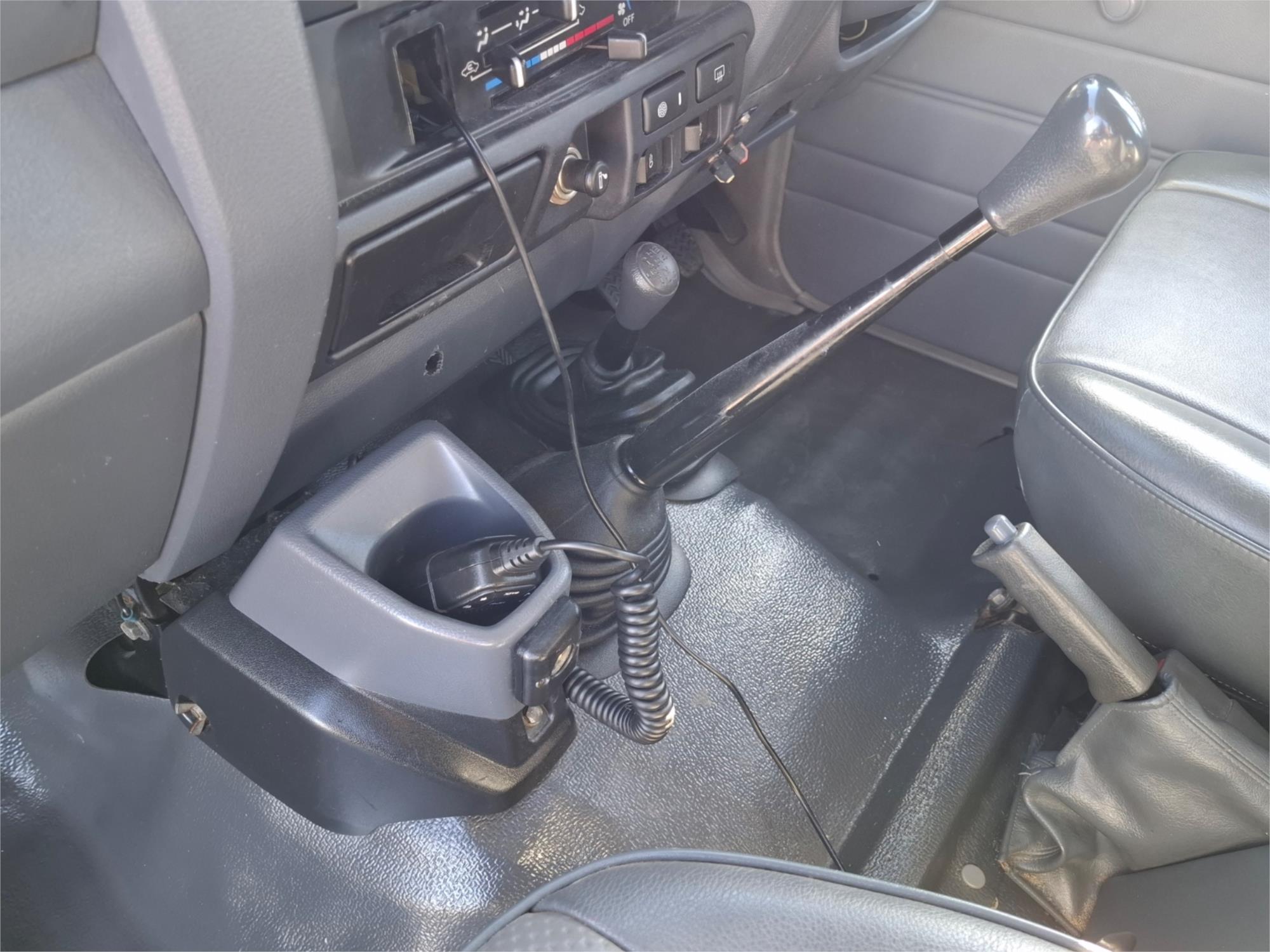 2012 TOYOTA LANDCRUISER VDJ76R 09 UPGRADE WORKMATE (4x4) 5 SP MANUAL 4D WAGON