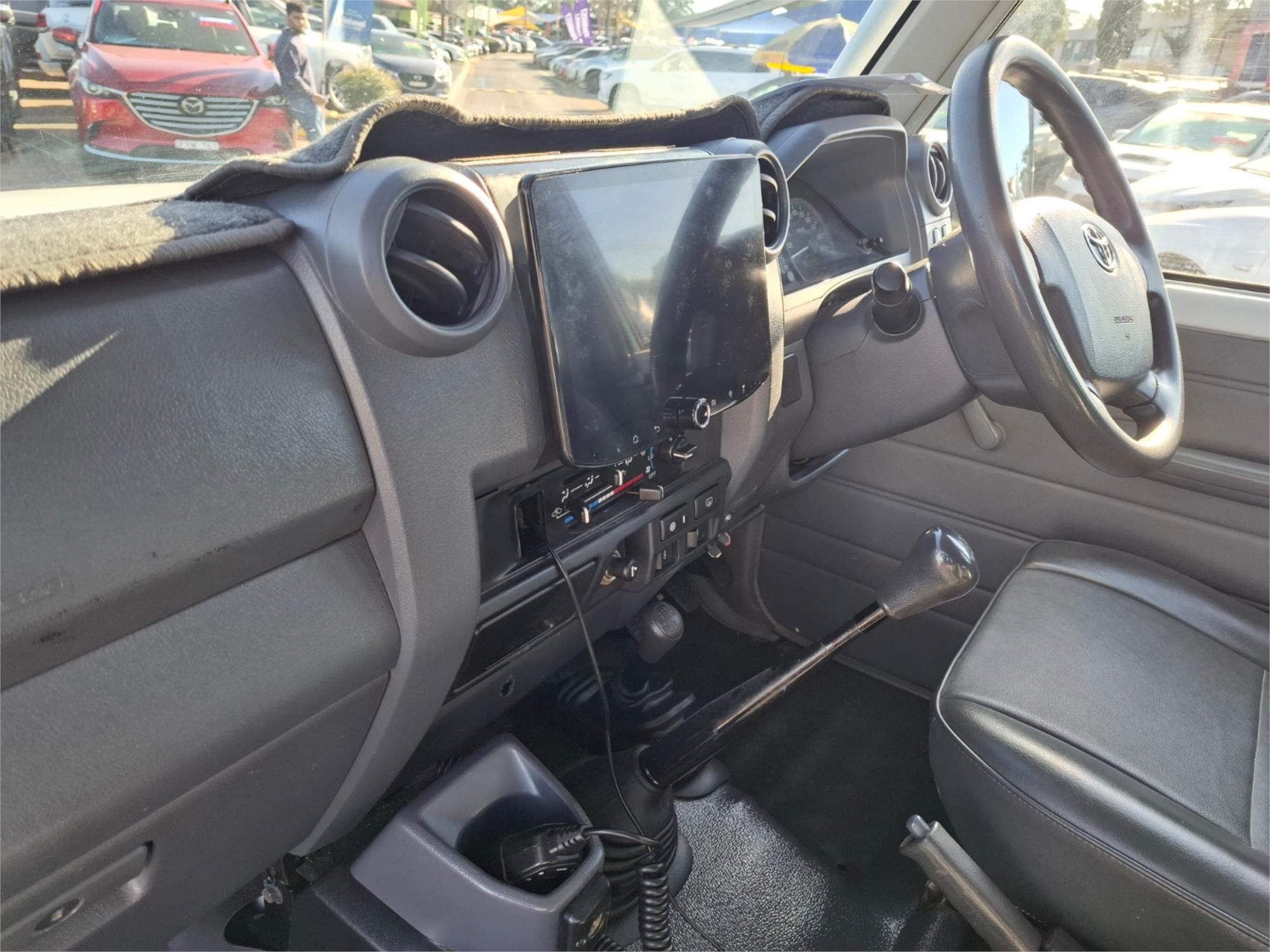 2012 TOYOTA LANDCRUISER VDJ76R 09 UPGRADE WORKMATE (4x4) 5 SP MANUAL 4D WAGON