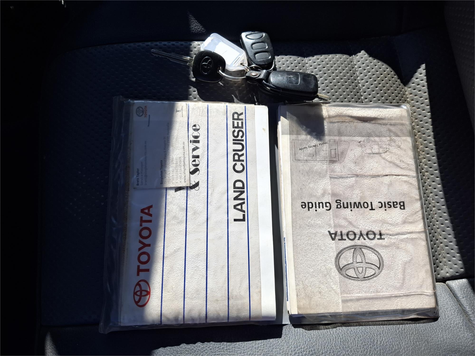 2012 TOYOTA LANDCRUISER VDJ76R 09 UPGRADE WORKMATE (4x4) 5 SP MANUAL 4D WAGON
