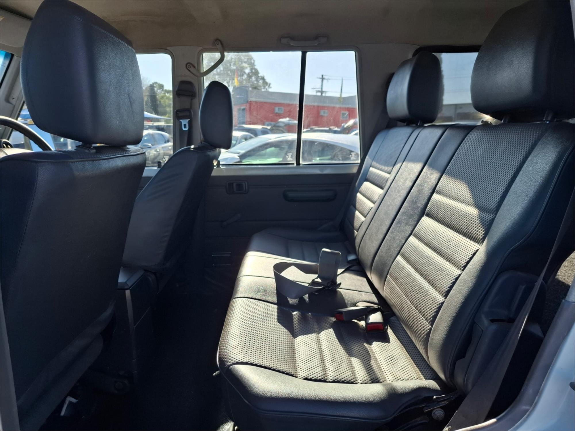 2012 TOYOTA LANDCRUISER VDJ76R 09 UPGRADE WORKMATE (4x4) 5 SP MANUAL 4D WAGON