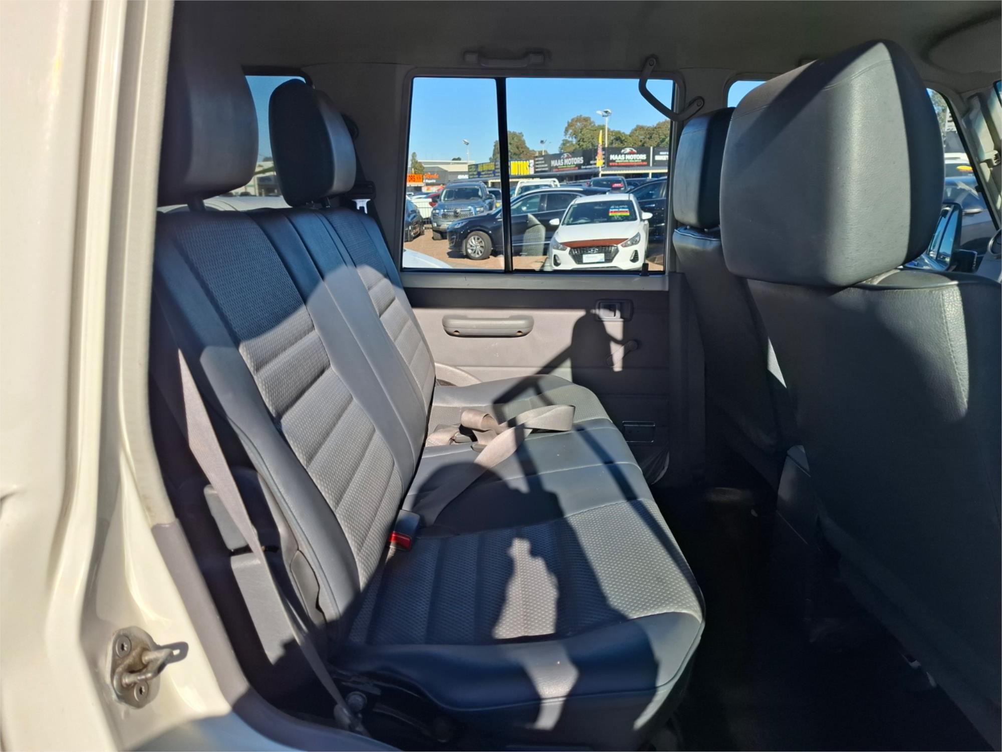 2012 TOYOTA LANDCRUISER VDJ76R 09 UPGRADE WORKMATE (4x4) 5 SP MANUAL 4D WAGON