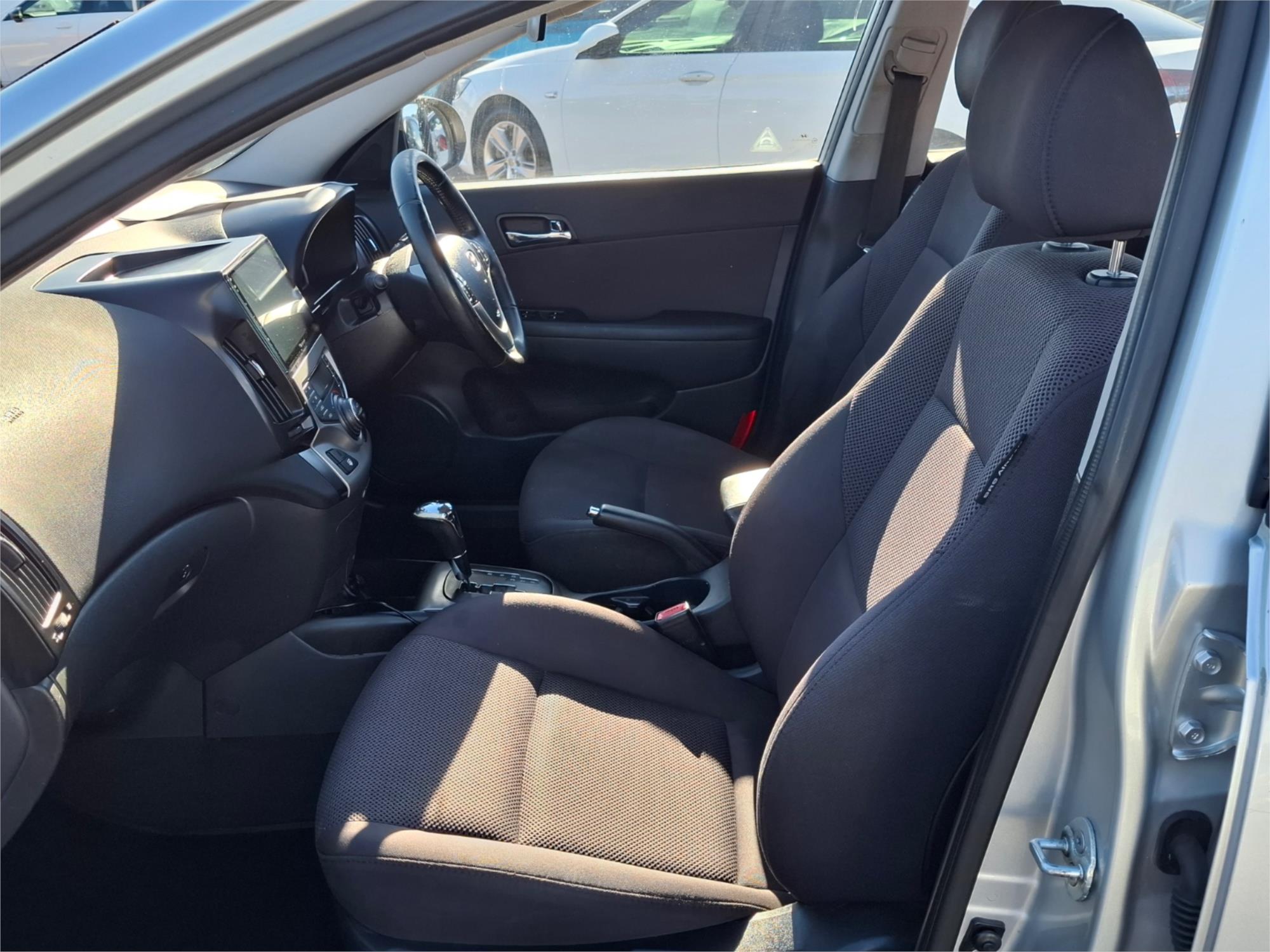 2011 HYUNDAI i30 FD MY12 cw SLX 2.0 4 SP AUTOMATIC 4D WAGON