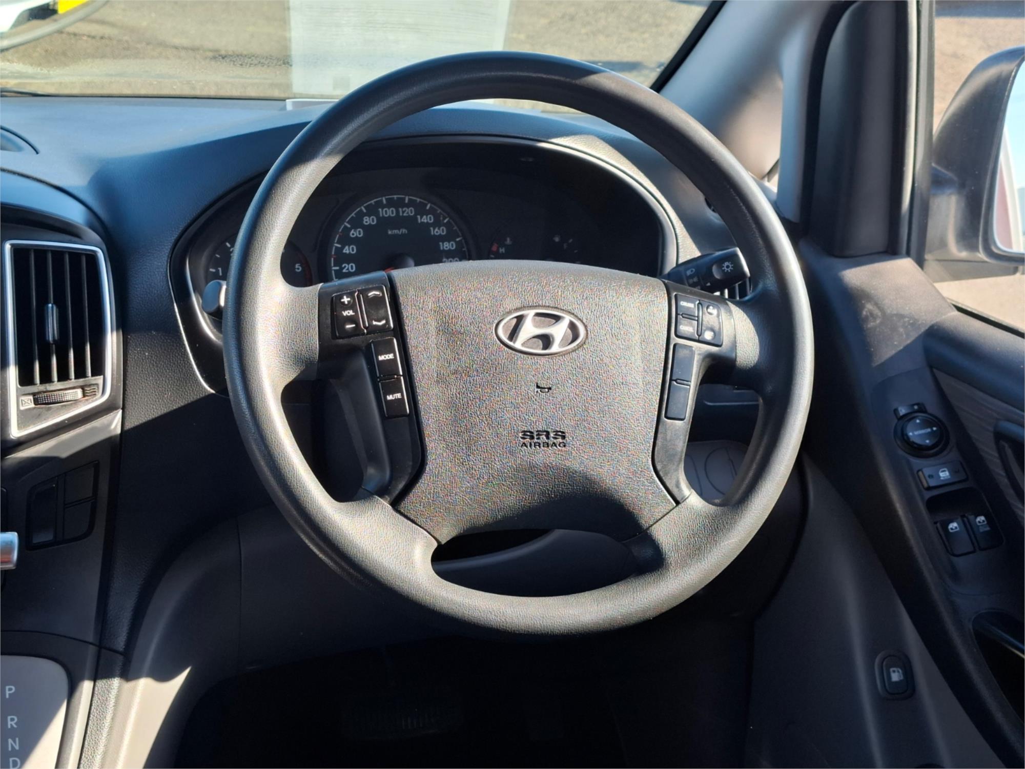 2016 HYUNDAI iLOAD TQ-V SERIES II AUTOMATIC VAN