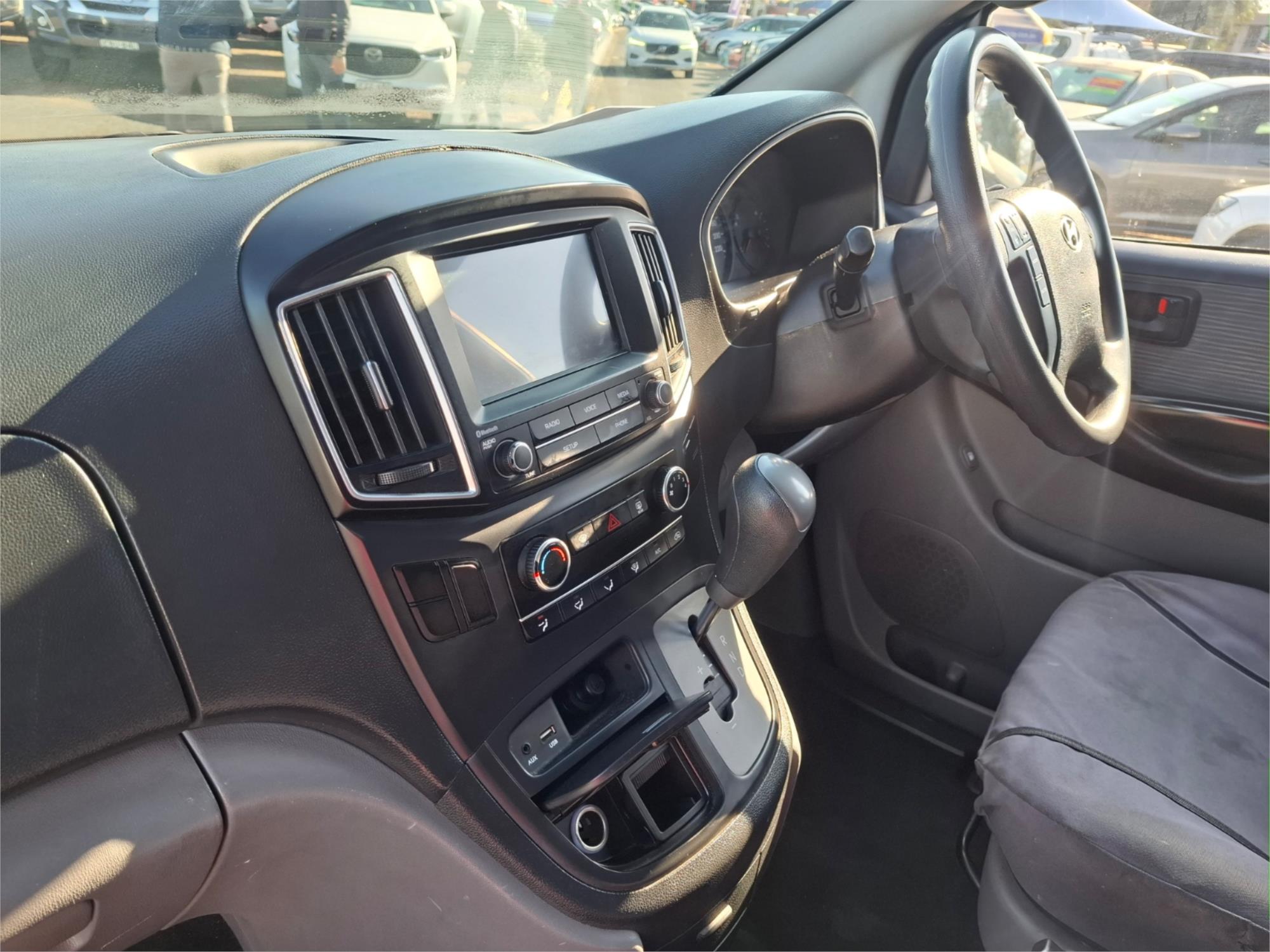 2016 HYUNDAI iLOAD TQ-V SERIES II AUTOMATIC VAN