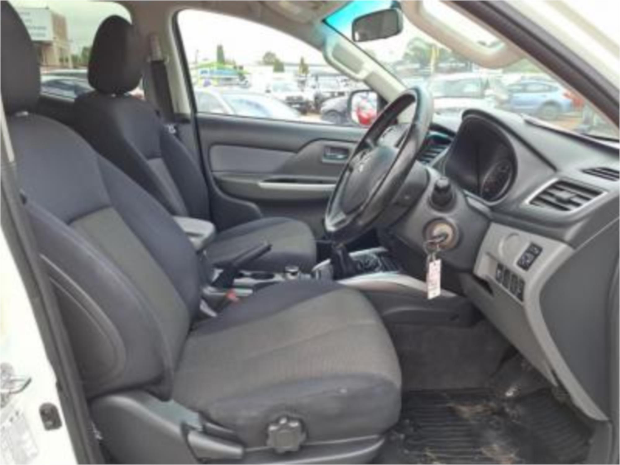 2016 MITSUBISHI TRITON MQ MY16 GLX (4x4) 6 SP MANUAL C/CHAS
