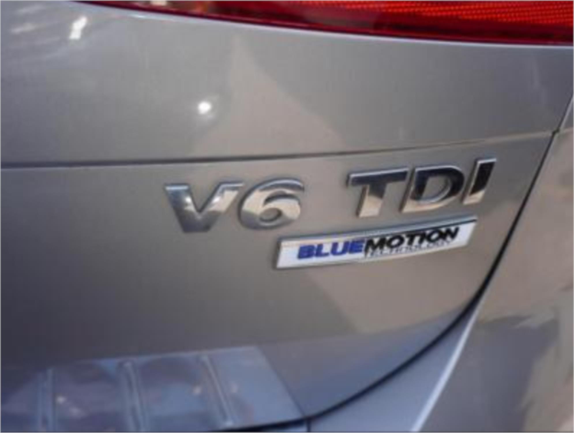 2015 VOLKSWAGEN TOUAREG 7P MY15 150 TDI 8 SP AUTOMATIC 4D WAGON