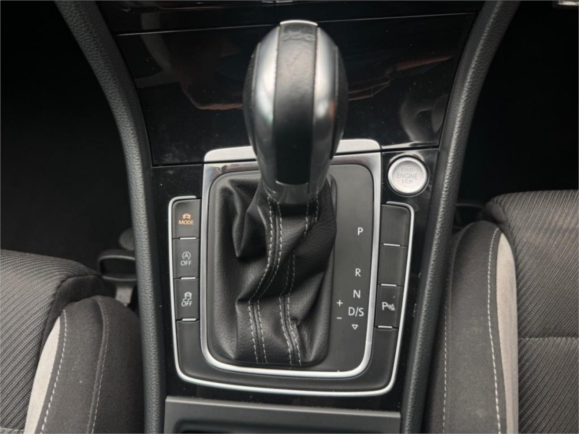 2015 VOLKSWAGEN GOLF AU MY15 R 6 SP AUTO DIRECT SHIFT 5D HATCHBACK
