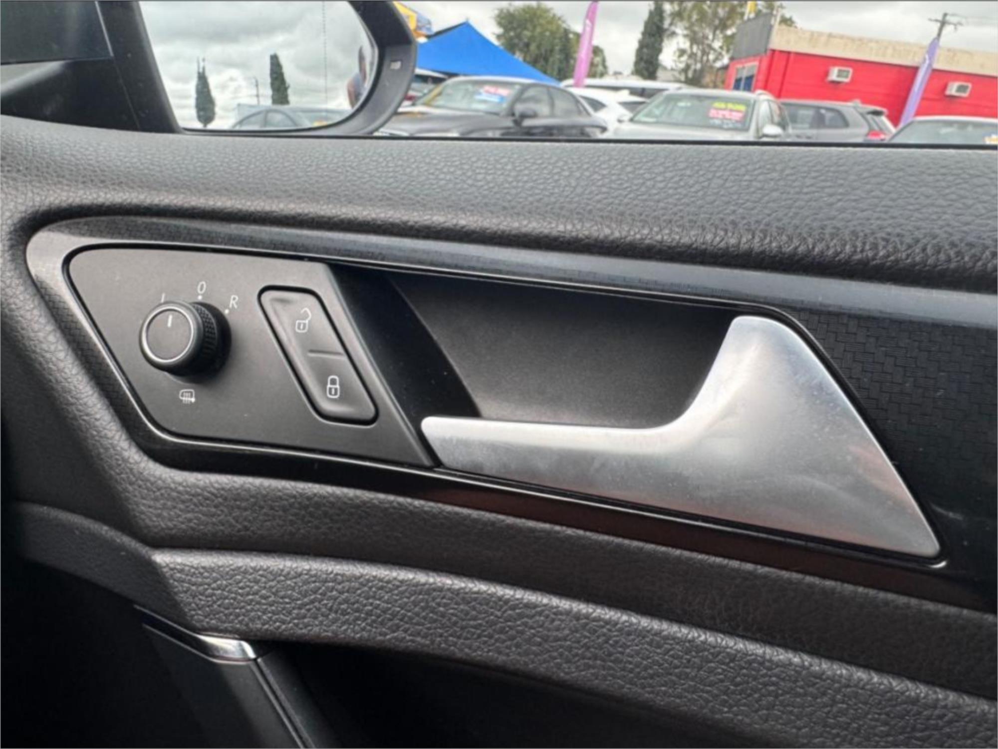 2015 VOLKSWAGEN GOLF AU MY15 R 6 SP AUTO DIRECT SHIFT 5D HATCHBACK