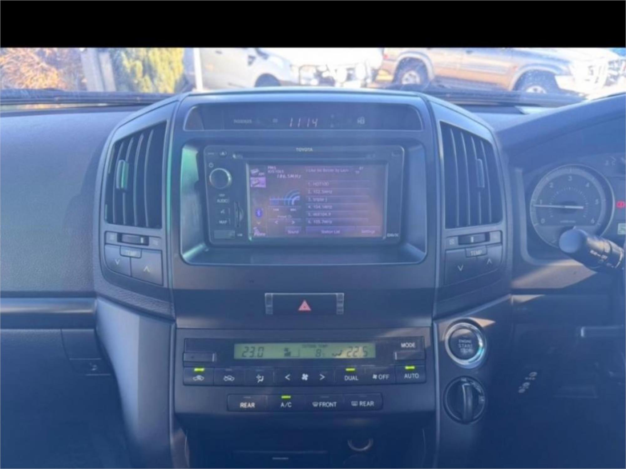 2012 TOYOTA LANDCRUISER VDJ200R MY12 ALTITUDE (4x4) 6 SP AUTOMATIC 4D WAGON