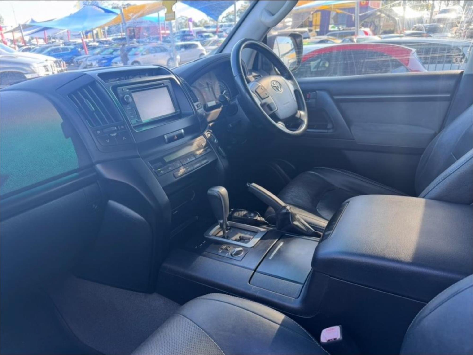2012 TOYOTA LANDCRUISER VDJ200R MY12 ALTITUDE (4x4) 6 SP AUTOMATIC 4D WAGON