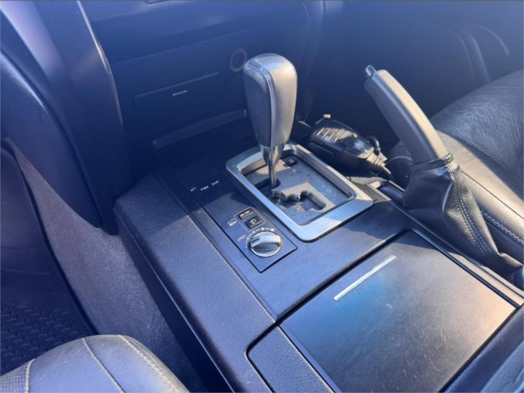 2012 TOYOTA LANDCRUISER VDJ200R MY12 ALTITUDE (4x4) 6 SP AUTOMATIC 4D WAGON