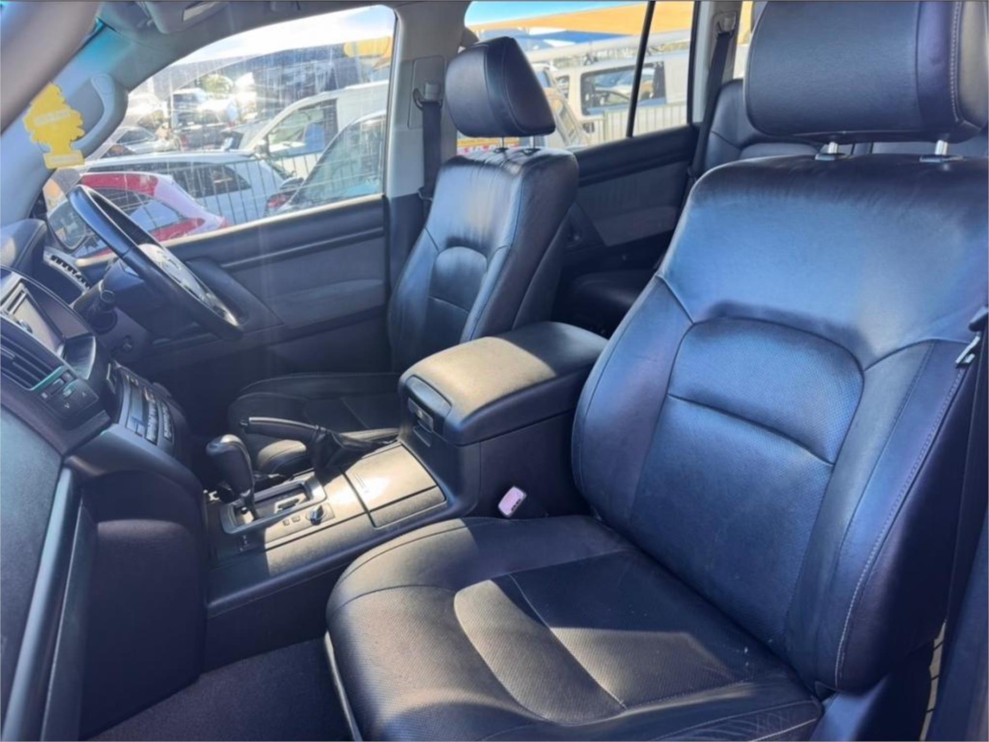 2012 TOYOTA LANDCRUISER VDJ200R MY12 ALTITUDE (4x4) 6 SP AUTOMATIC 4D WAGON