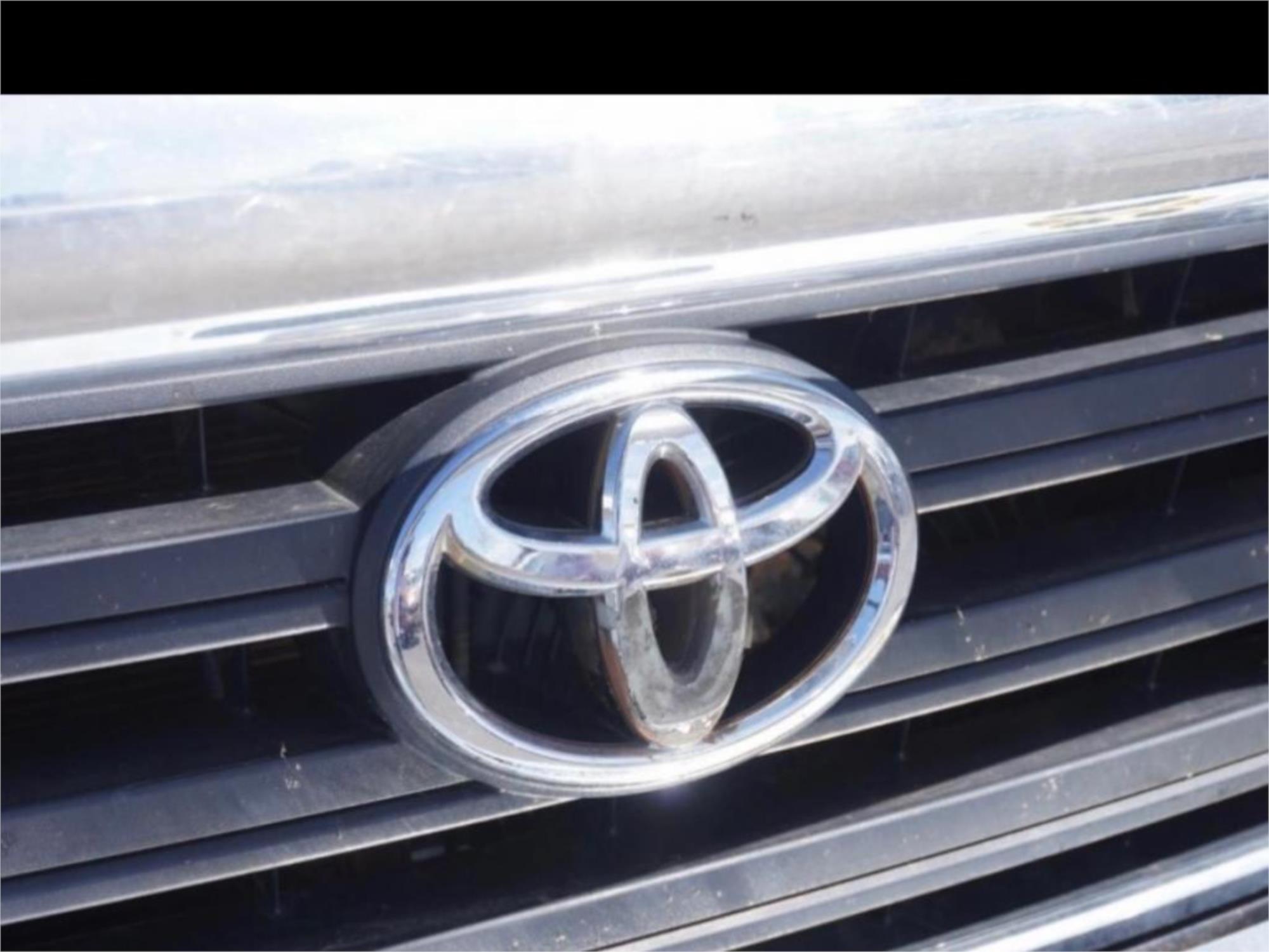 2012 TOYOTA LANDCRUISER VDJ200R MY12 ALTITUDE (4x4) 6 SP AUTOMATIC 4D WAGON