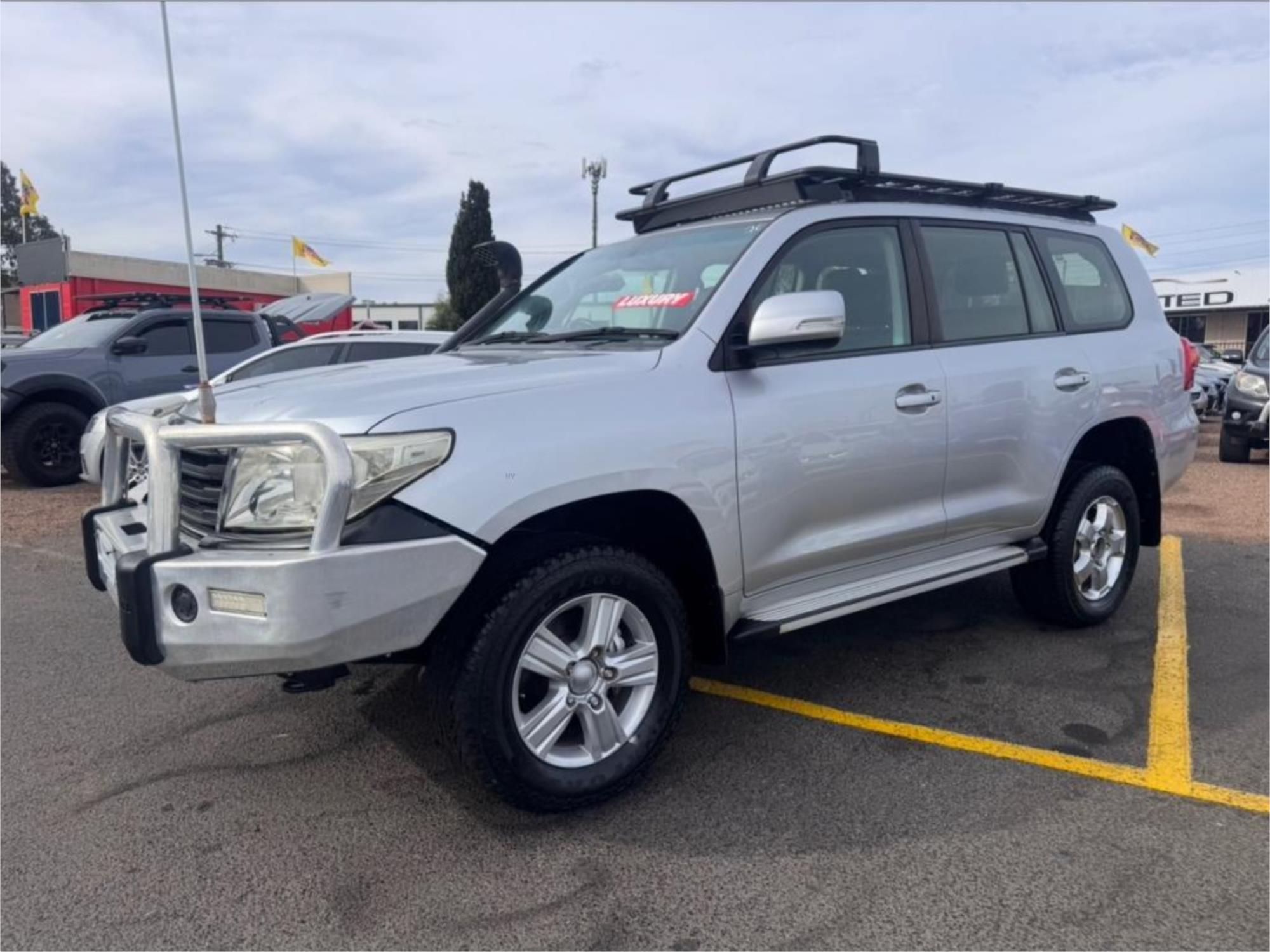 2012 TOYOTA LANDCRUISER VDJ200R MY12 ALTITUDE (4x4) 6 SP AUTOMATIC 4D WAGON