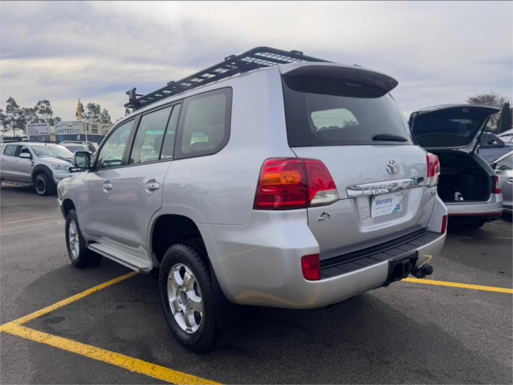 2012 TOYOTA LANDCRUISER VDJ200R MY12 ALTITUDE (4x4) 6 SP AUTOMATIC 4D WAGON