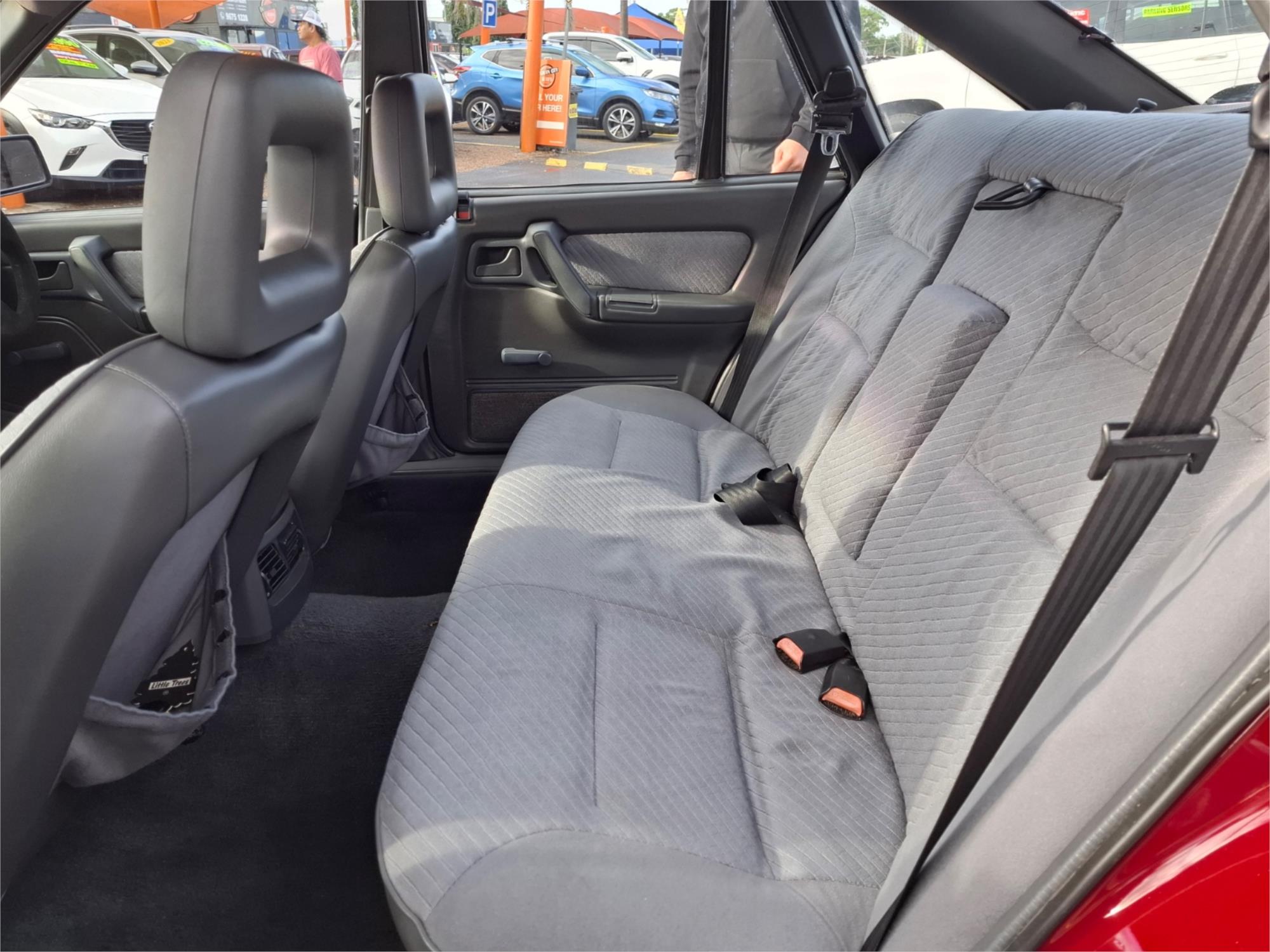 1990 HOLDEN BERLINA VN 4 SP AUTOMATIC 4D SEDAN