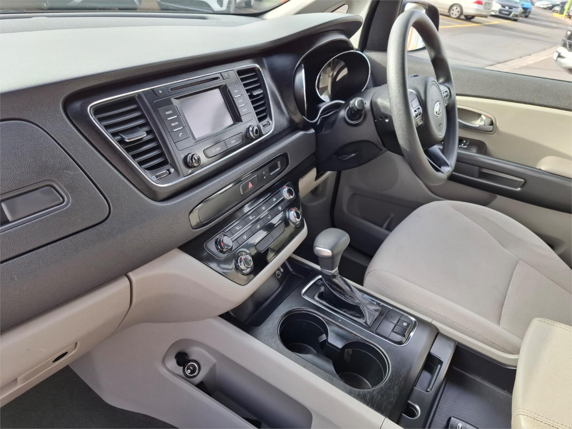 2017 KIA CARNIVAL YP MY18 S 6 SP AUTOMATIC 4D WAGON