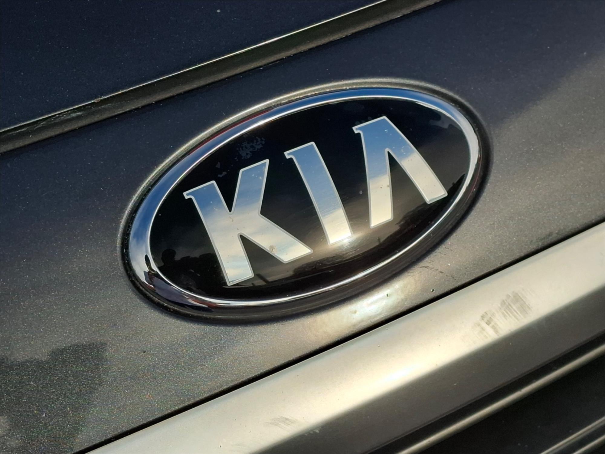 2017 KIA CARNIVAL YP MY18 S 6 SP AUTOMATIC 4D WAGON