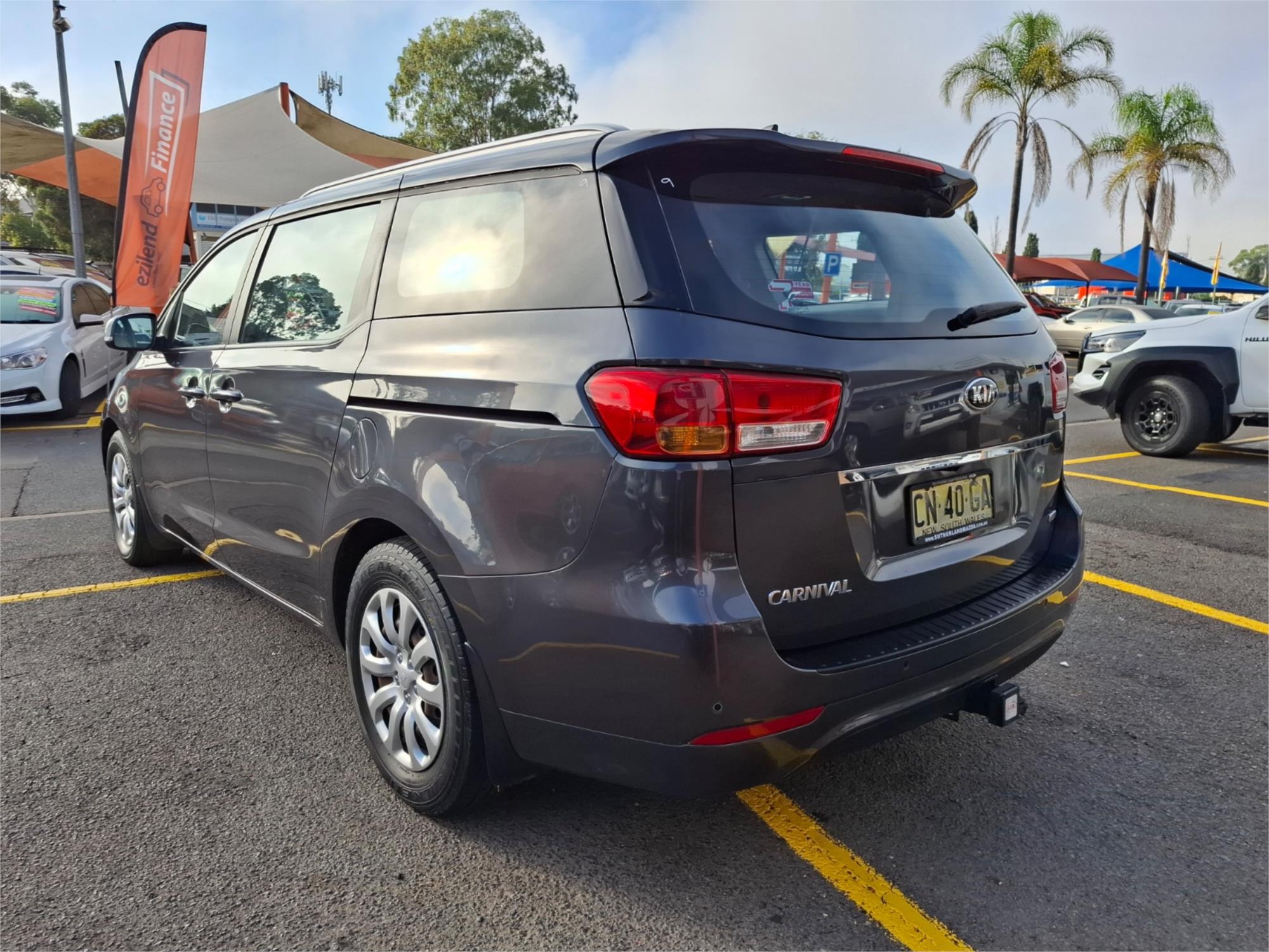 2017 KIA CARNIVAL YP MY18 S 6 SP AUTOMATIC 4D WAGON