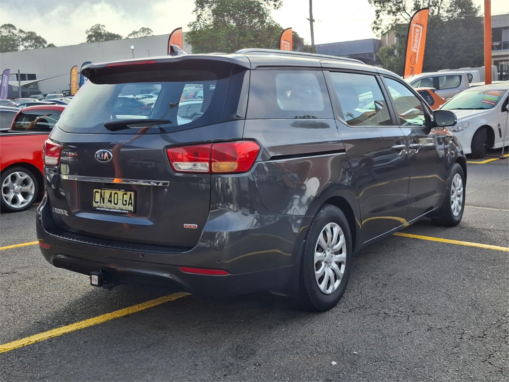 2017 KIA CARNIVAL YP MY18 S 6 SP AUTOMATIC 4D WAGON