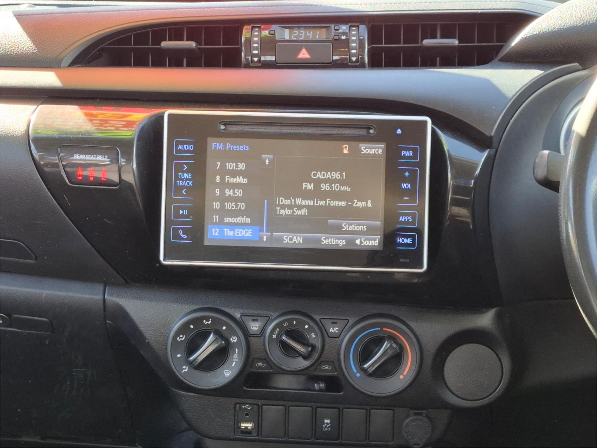 2015 TOYOTA HILUX GUN136R SR HI-RIDER 6 SP AUTOMATIC DUAL CAB UTILITY