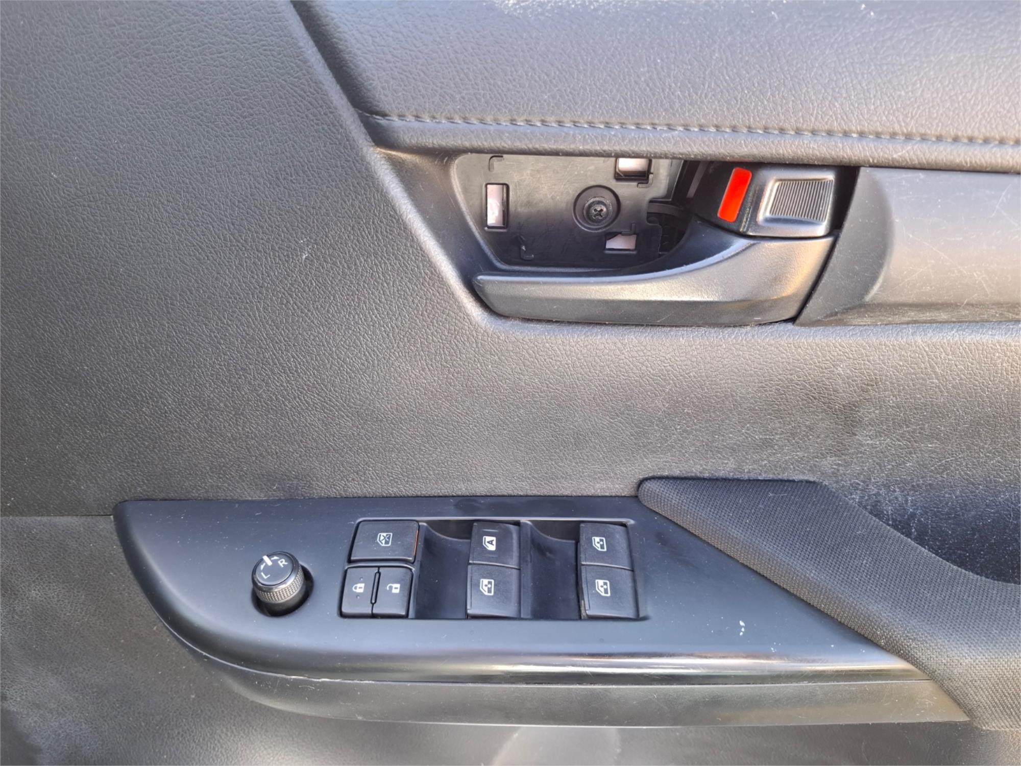2015 TOYOTA HILUX GUN136R SR HI-RIDER 6 SP AUTOMATIC DUAL CAB UTILITY