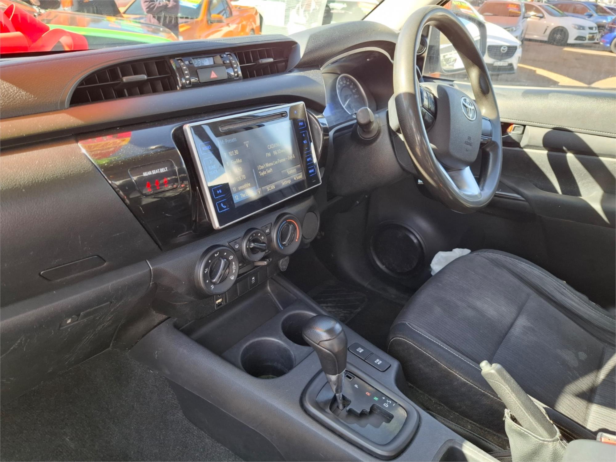 2015 TOYOTA HILUX GUN136R SR HI-RIDER 6 SP AUTOMATIC DUAL CAB UTILITY