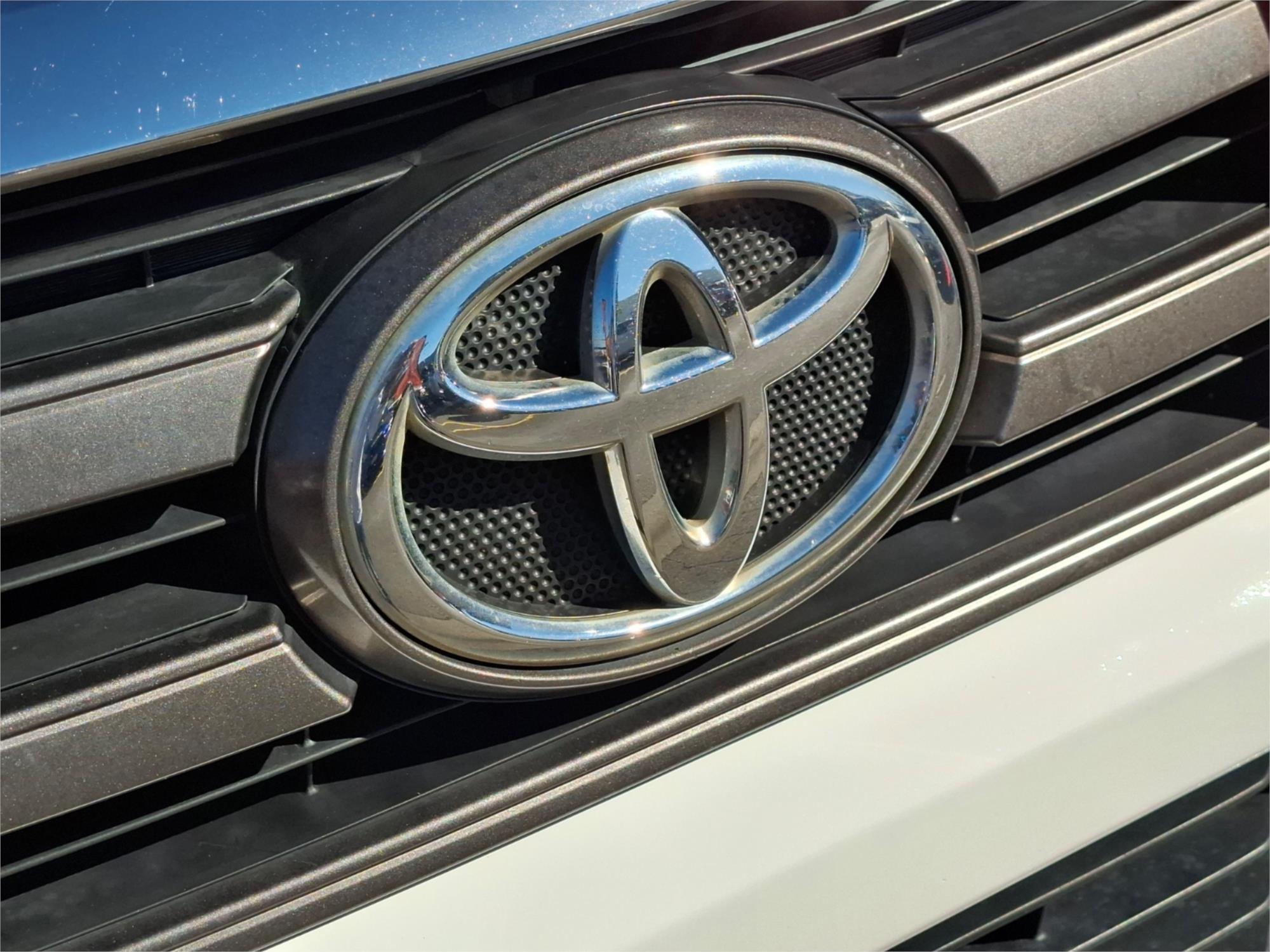 2015 TOYOTA HILUX GUN136R SR HI-RIDER 6 SP AUTOMATIC DUAL CAB UTILITY