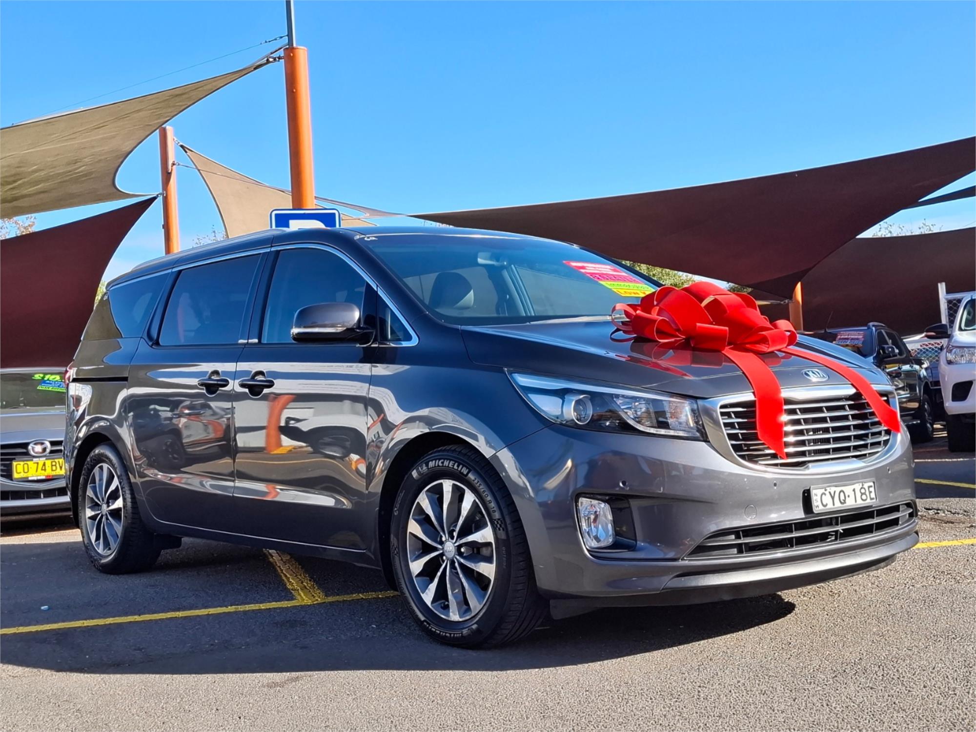 2015 KIA CARNIVAL YP MY15 SLi 6 SP AUTOMATIC 4D WAGON