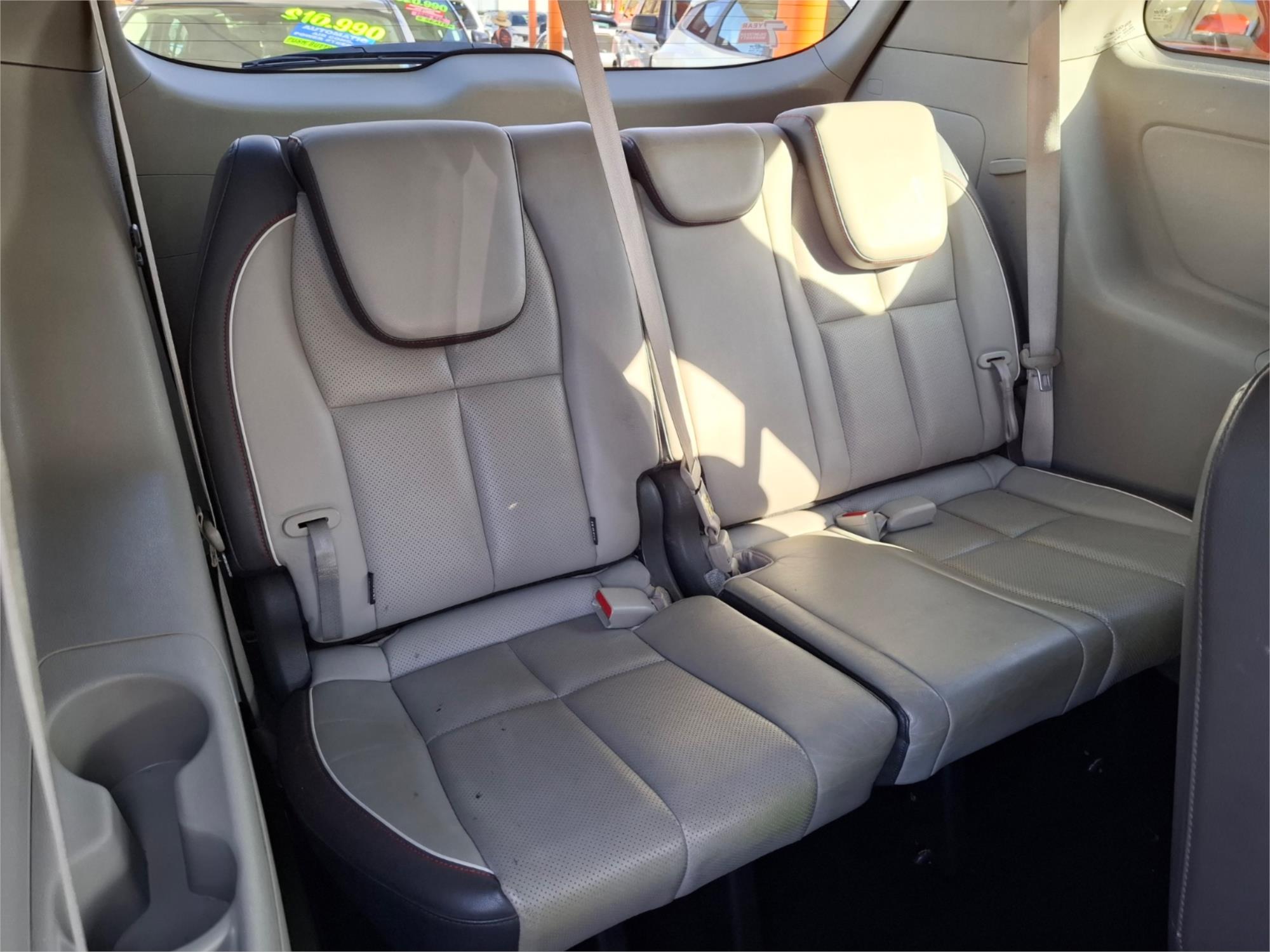 2015 KIA CARNIVAL YP MY15 SLi 6 SP AUTOMATIC 4D WAGON