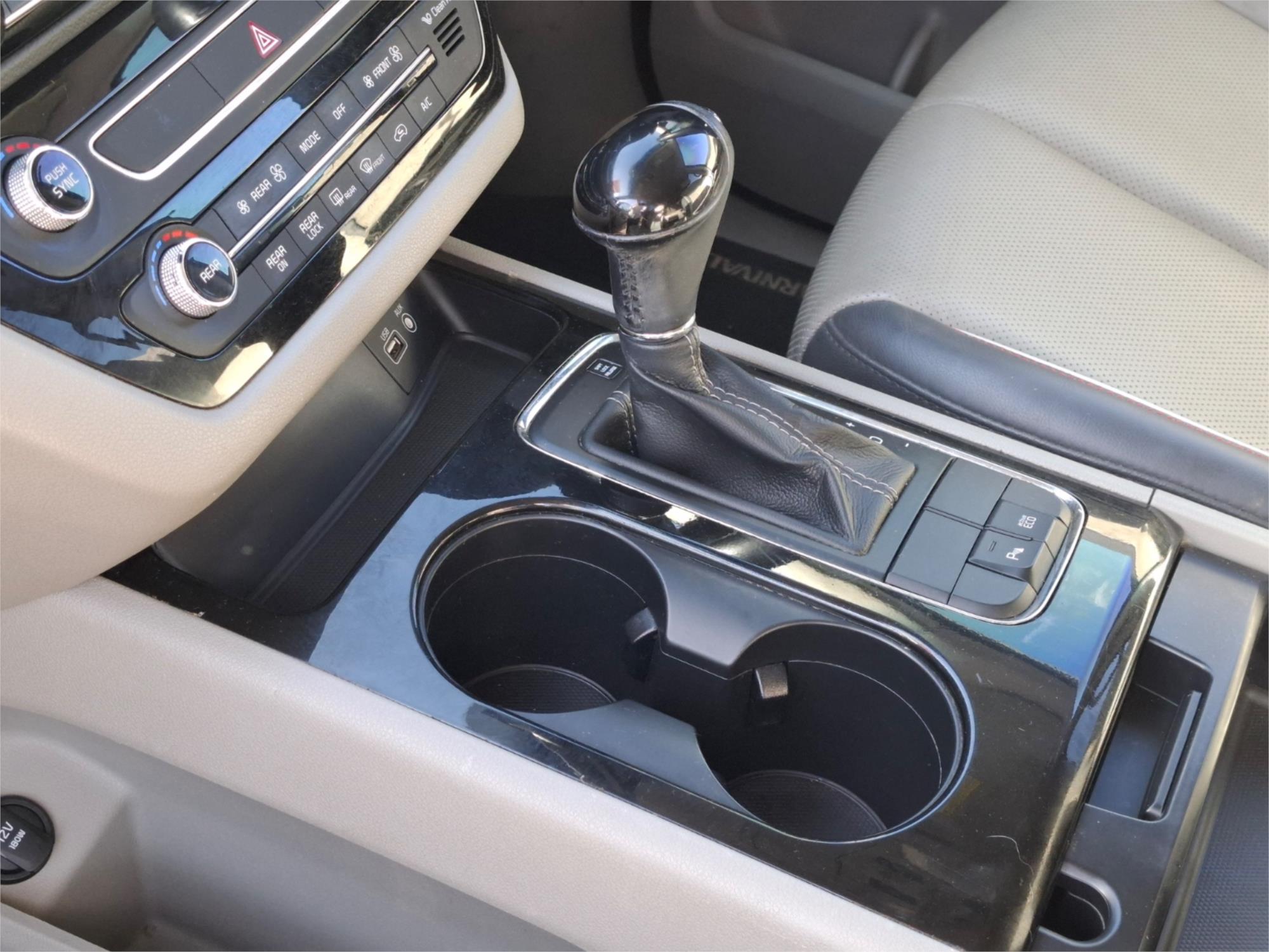 2015 KIA CARNIVAL YP MY15 SLi 6 SP AUTOMATIC 4D WAGON
