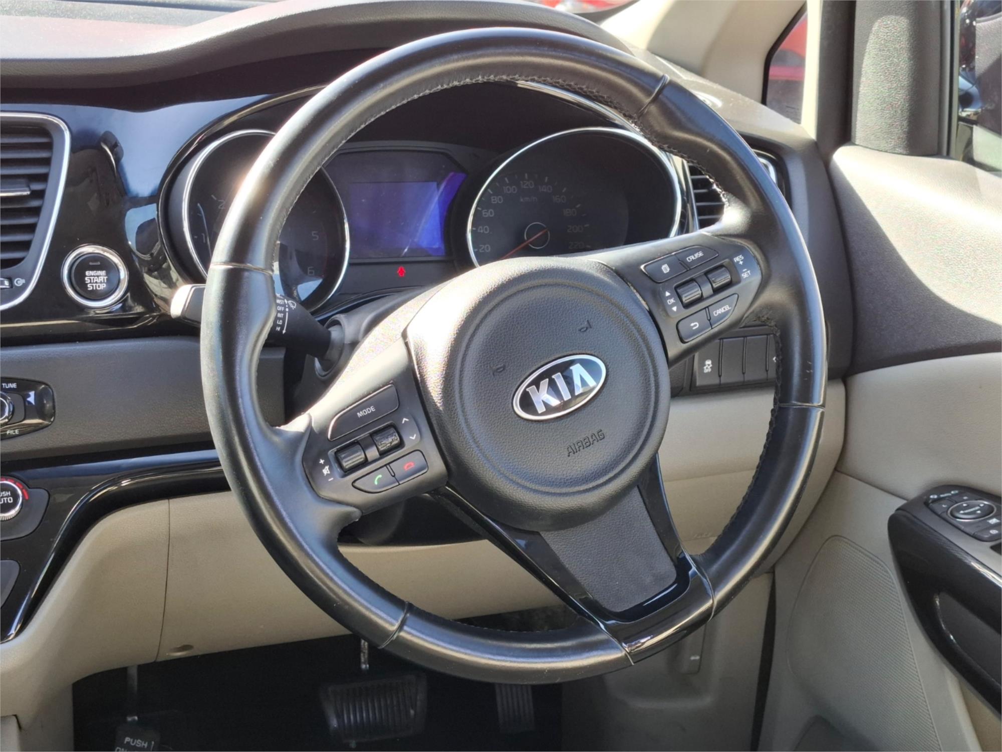 2015 KIA CARNIVAL YP MY15 SLi 6 SP AUTOMATIC 4D WAGON