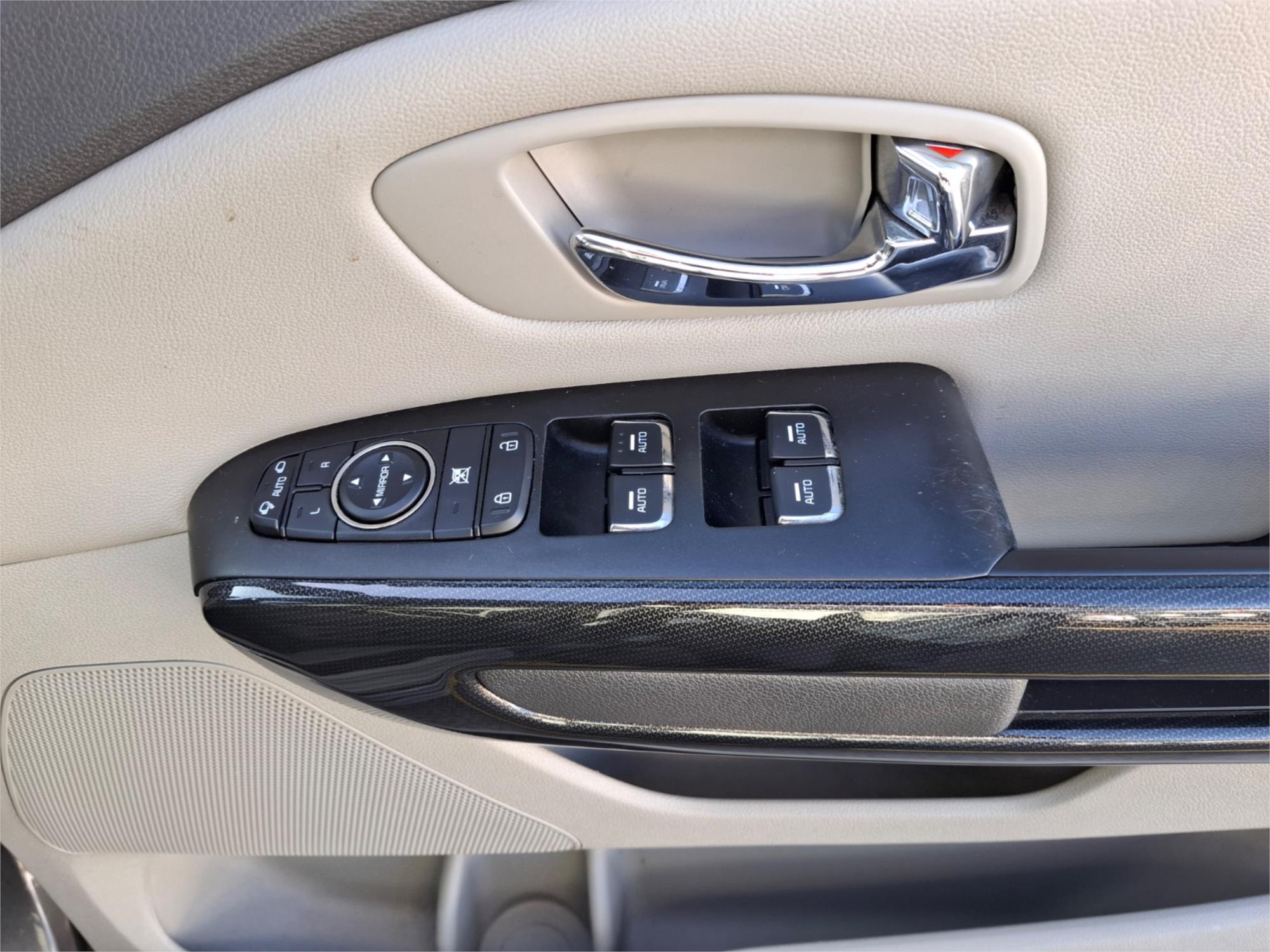 2015 KIA CARNIVAL YP MY15 SLi 6 SP AUTOMATIC 4D WAGON
