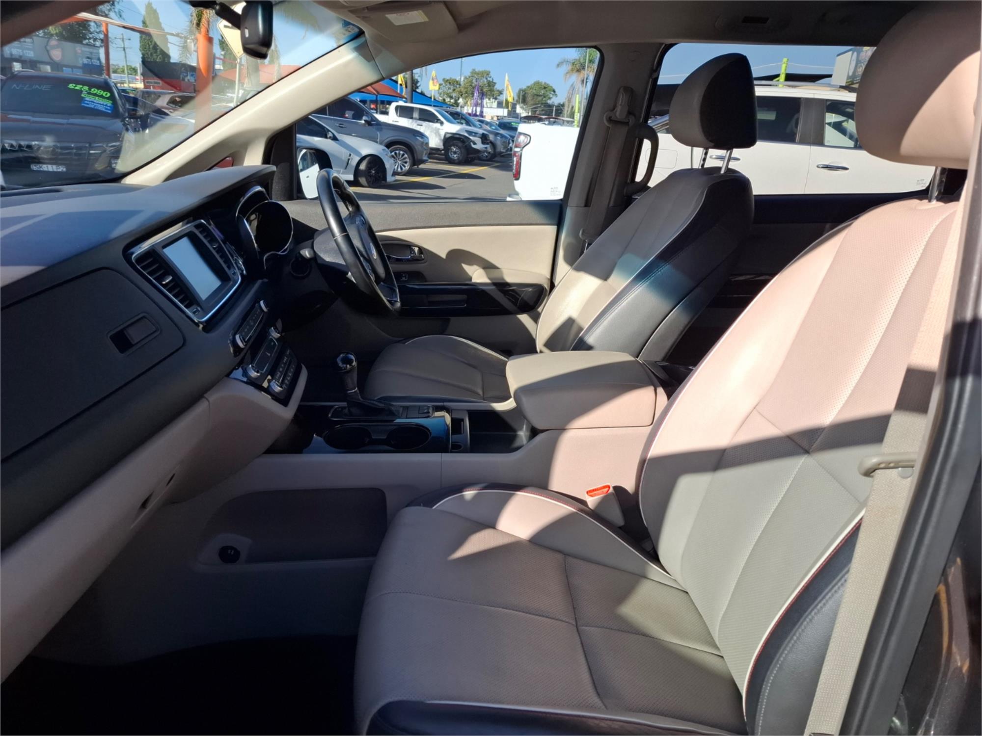 2015 KIA CARNIVAL YP MY15 SLi 6 SP AUTOMATIC 4D WAGON