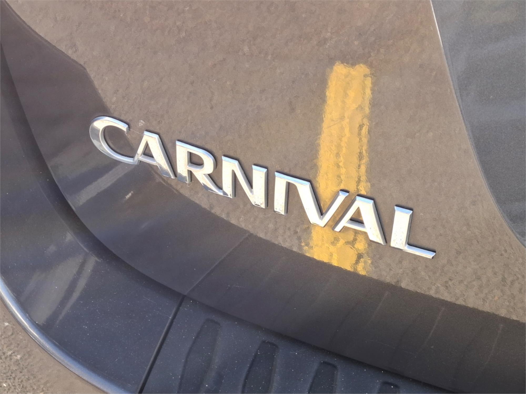 2015 KIA CARNIVAL YP MY15 SLi 6 SP AUTOMATIC 4D WAGON