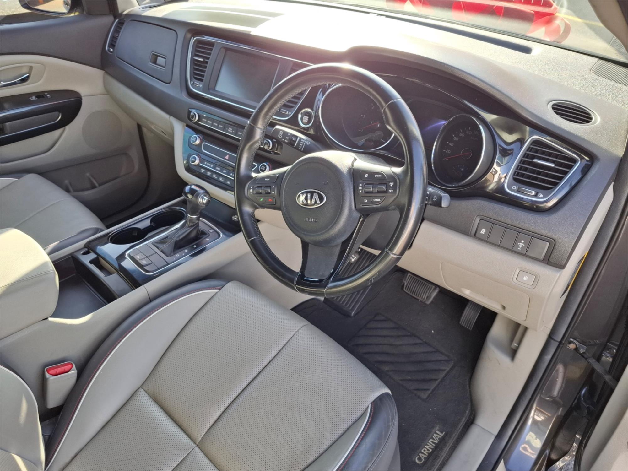 2015 KIA CARNIVAL YP MY15 SLi 6 SP AUTOMATIC 4D WAGON
