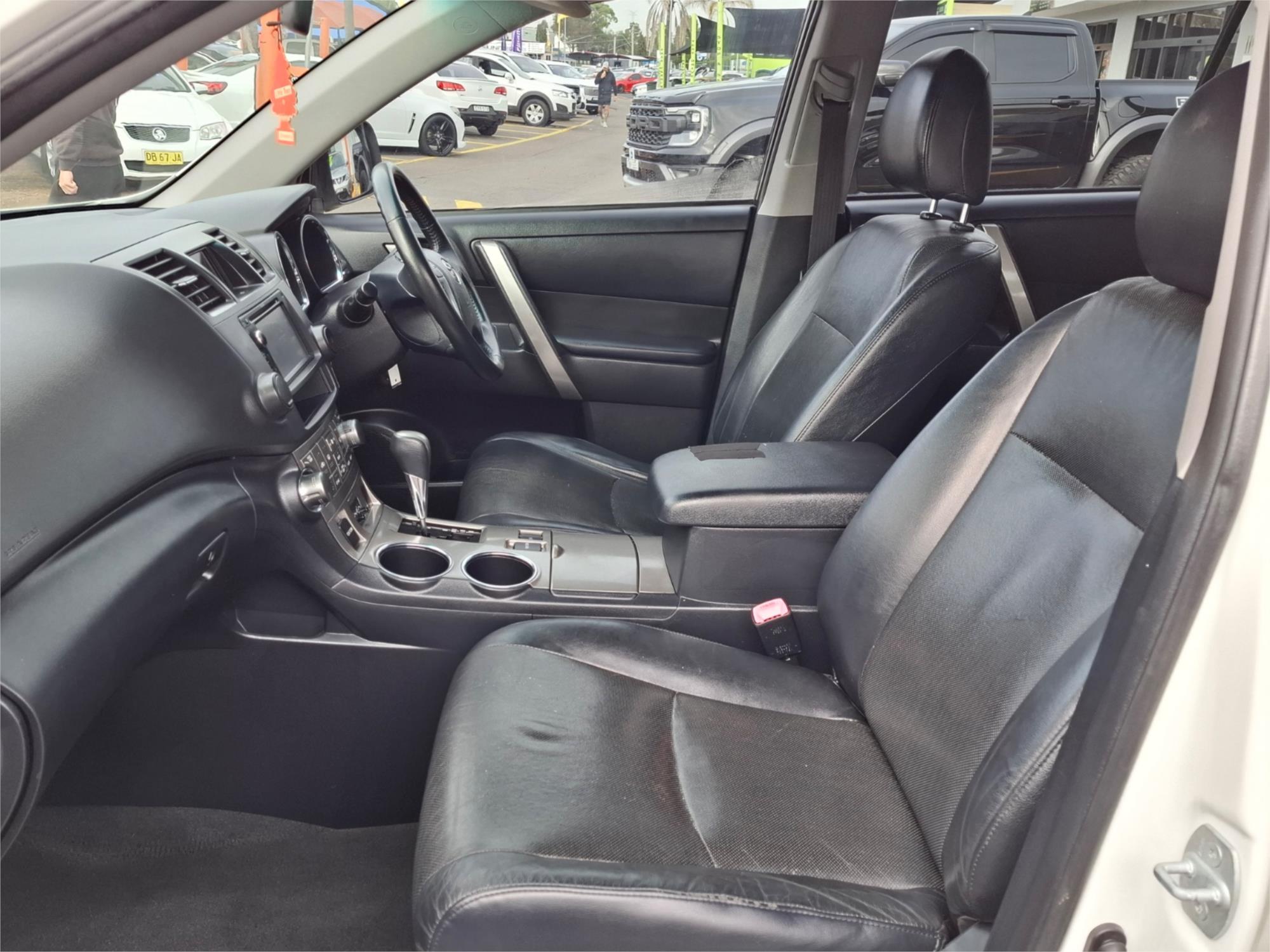 2012 TOYOTA KLUGER GSU40R MY11 UPGRADE KX-R (FWD) 5 SEAT 5 SP AUTOMATIC 4D WAGON