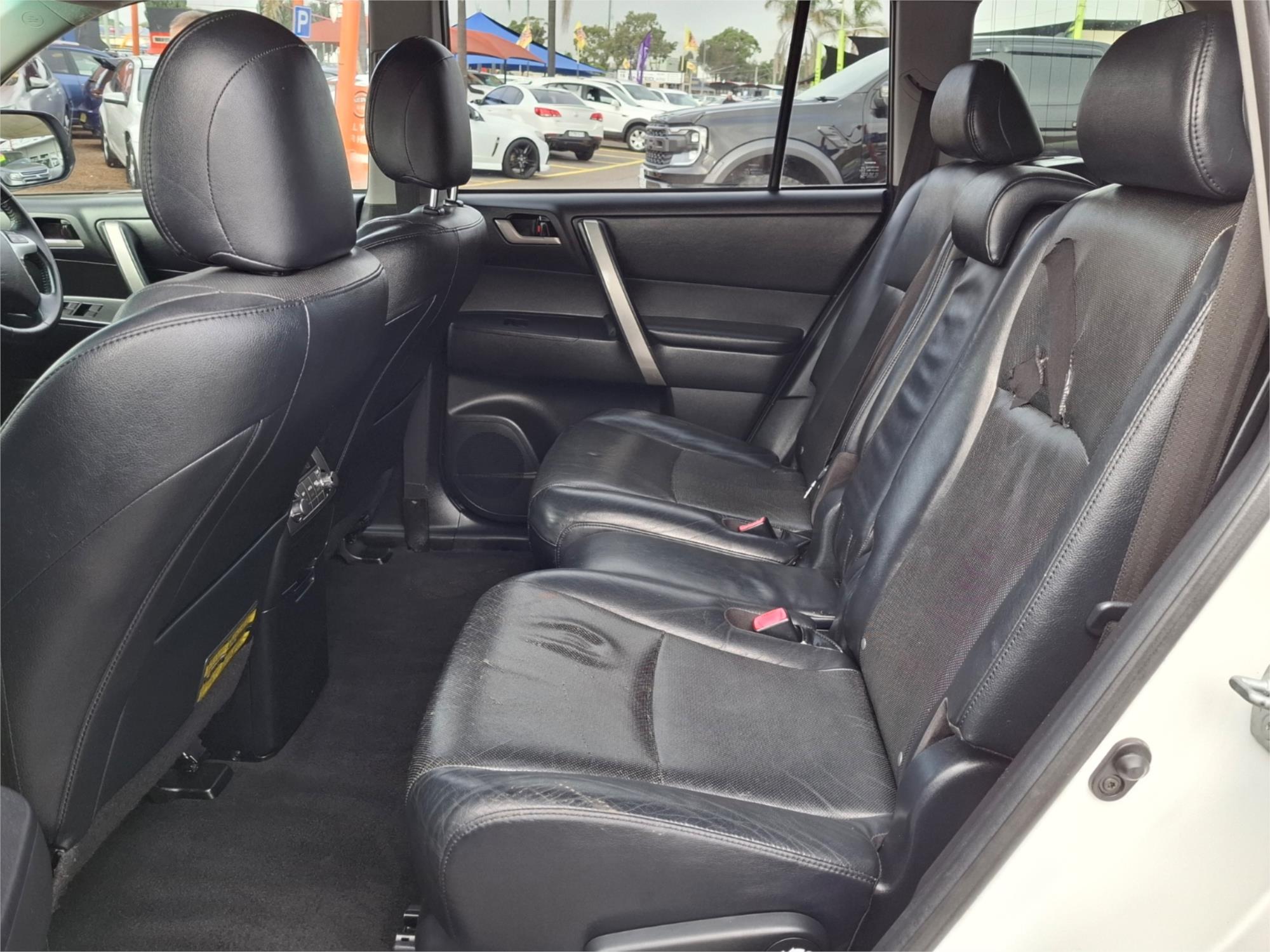 2012 TOYOTA KLUGER GSU40R MY11 UPGRADE KX-R (FWD) 5 SEAT 5 SP AUTOMATIC 4D WAGON